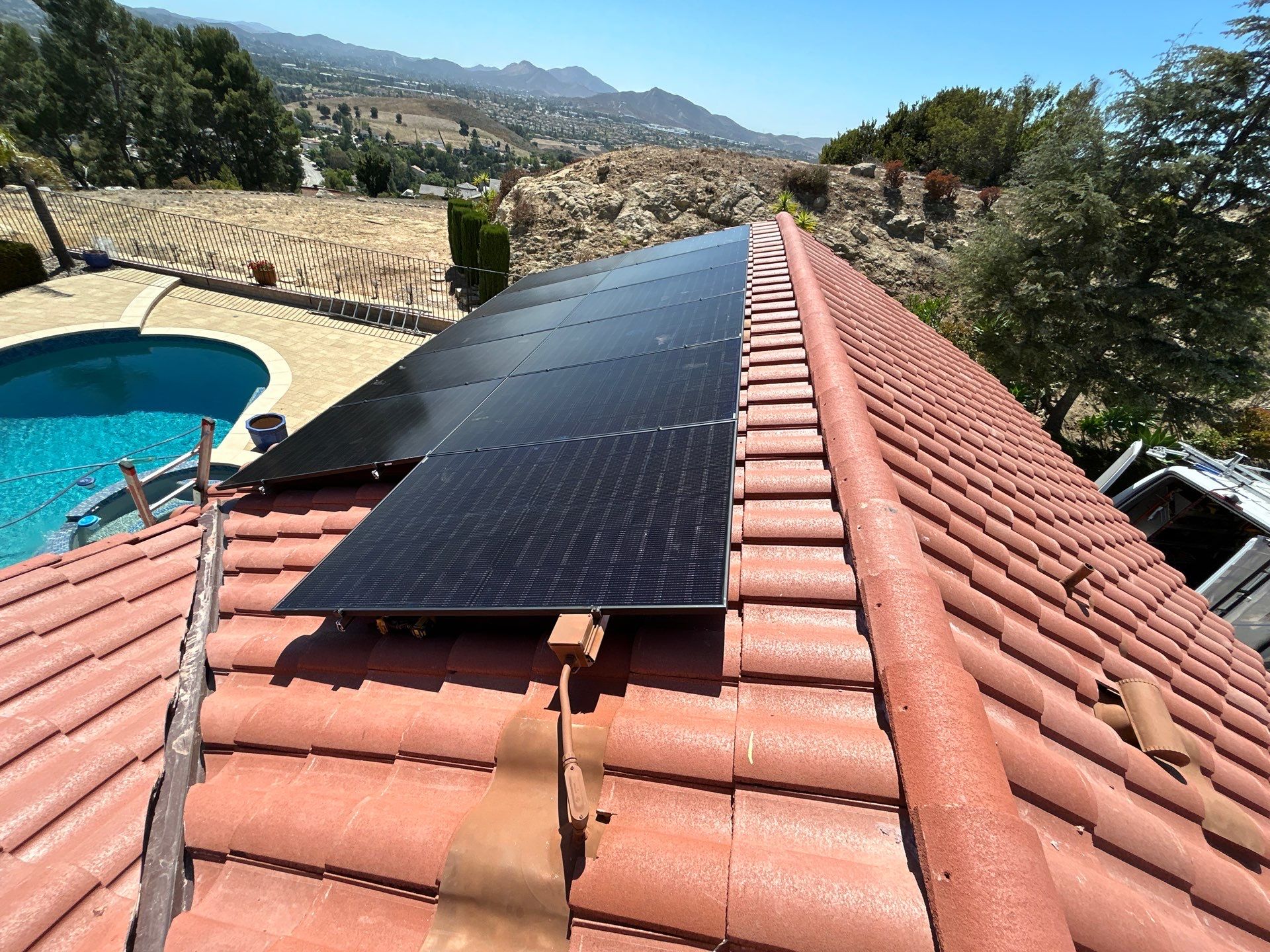 Solar Energy System and Tesla Powerwall Installation in Thousand Oaks by AWS Solar