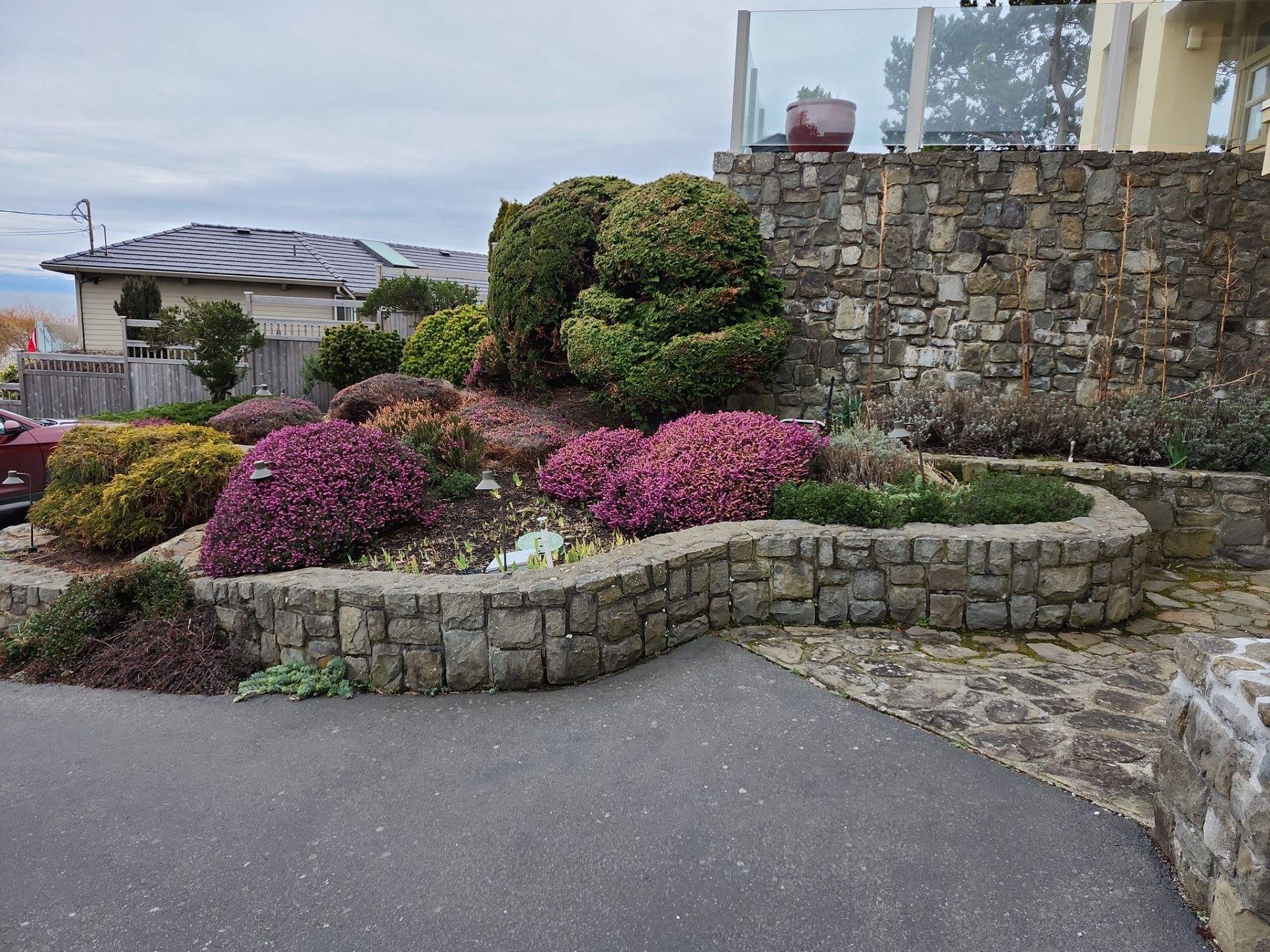 Garden Care - Oak Bay Residence by Habanero Garden and Exterior Care