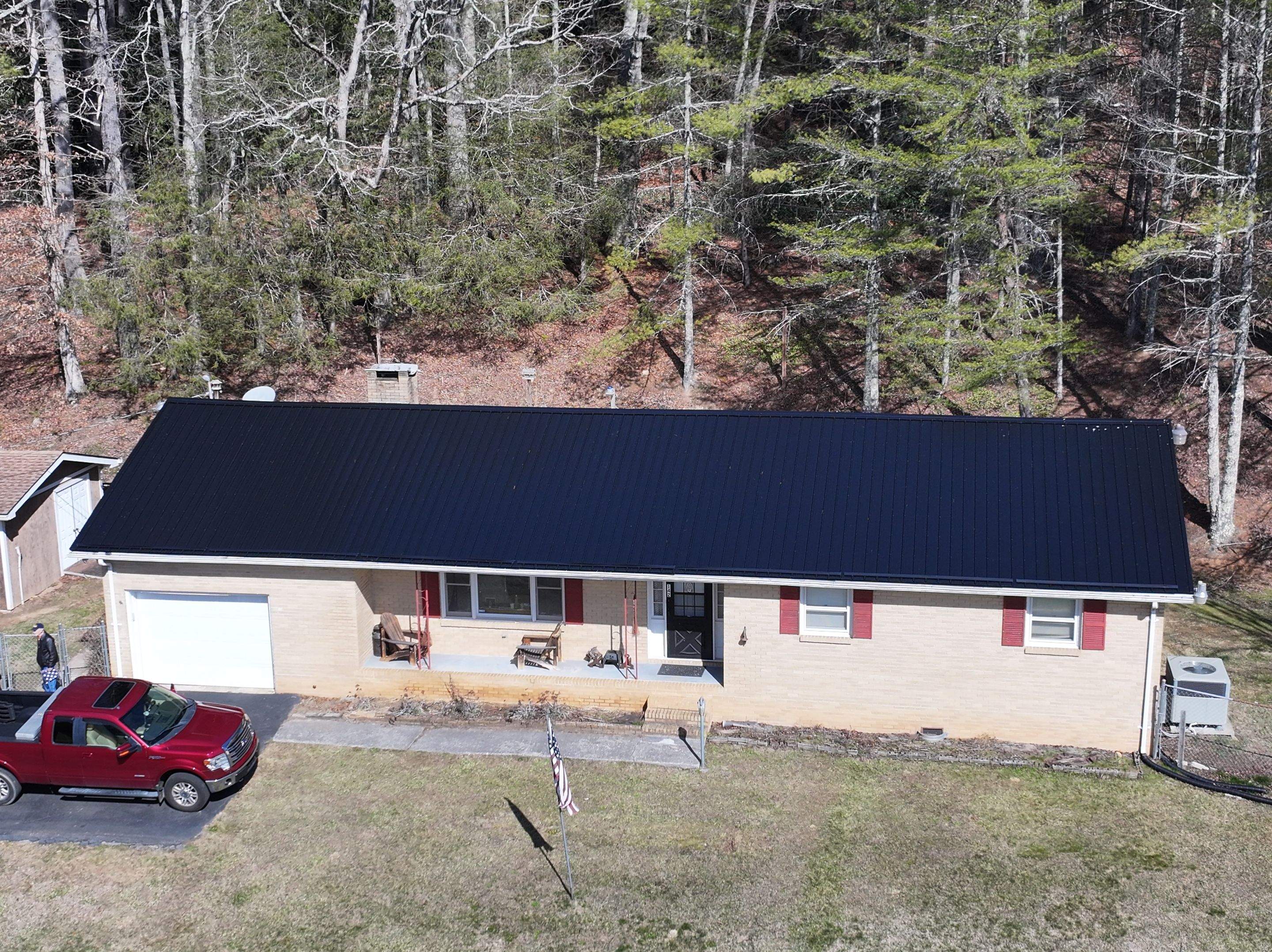 Cousins Residence by Omnia Roofing