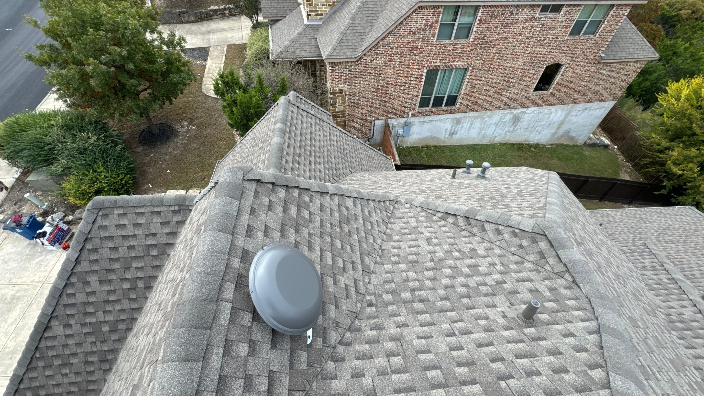 GAF HDZ - Weathered Wood by Elite Roofing LLC