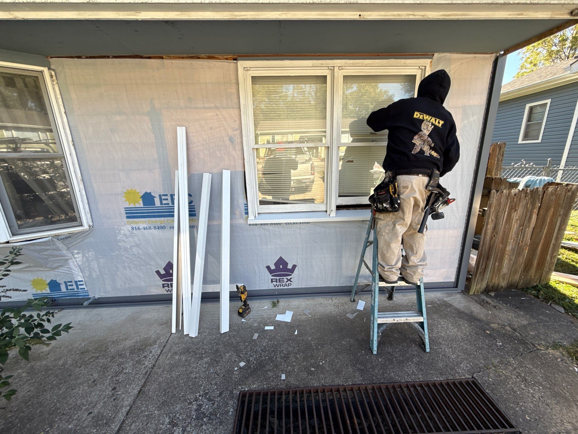 Feeling Blue in Weston Mo - Time for a Makeover  by EEC  Windows, Siding & Roofing 