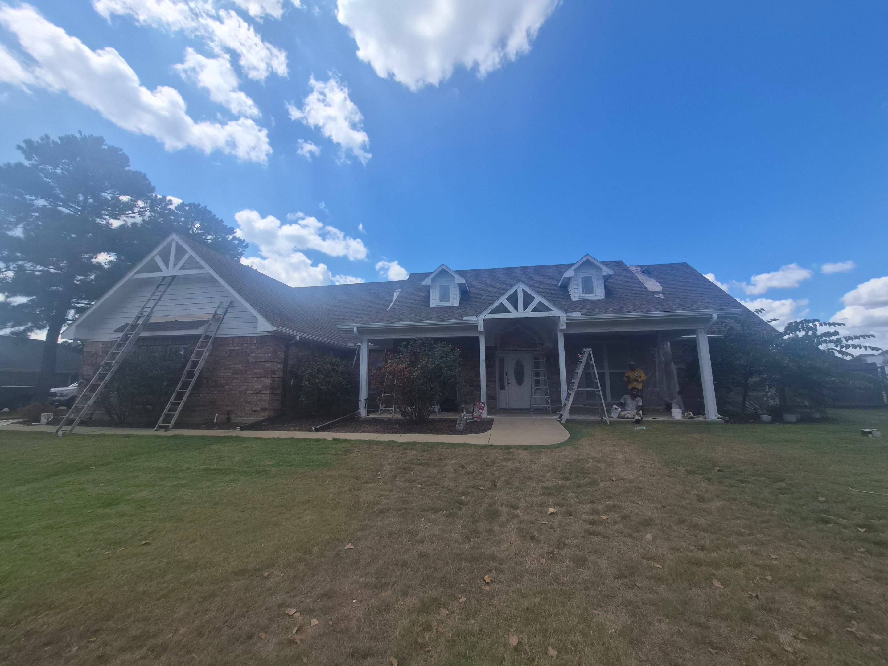 From Dated Brown to Modern Contrast: A Mineola Exterior Transformation by Quality Coats Painting