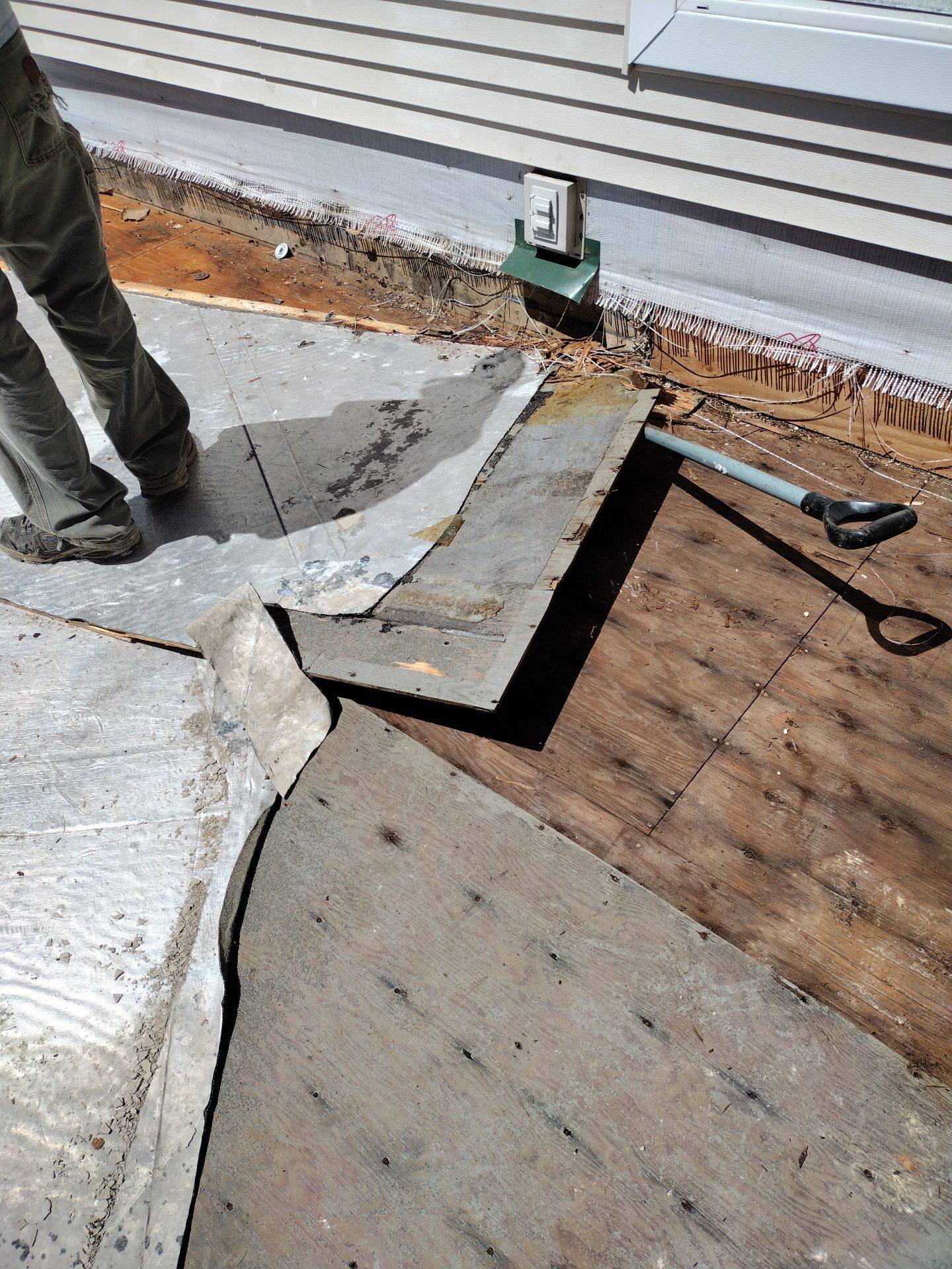 Dec-Tec Walkable Membrane using Dec-Tec (Color: Granite) by Orezona Building & Roofing Company, Inc.