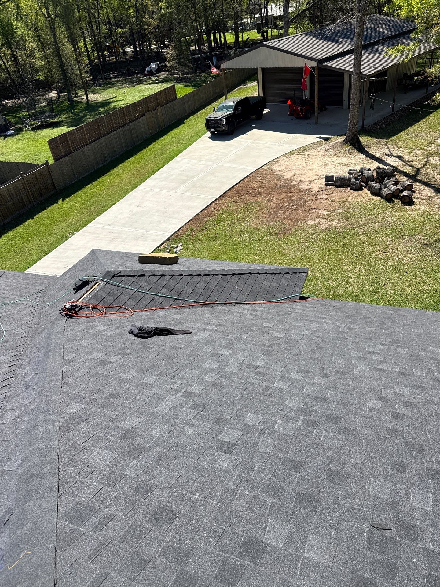 Huffman Roof Installation using Atlas Pinnacle Pristine by Modern BYLT Roofing & Construction