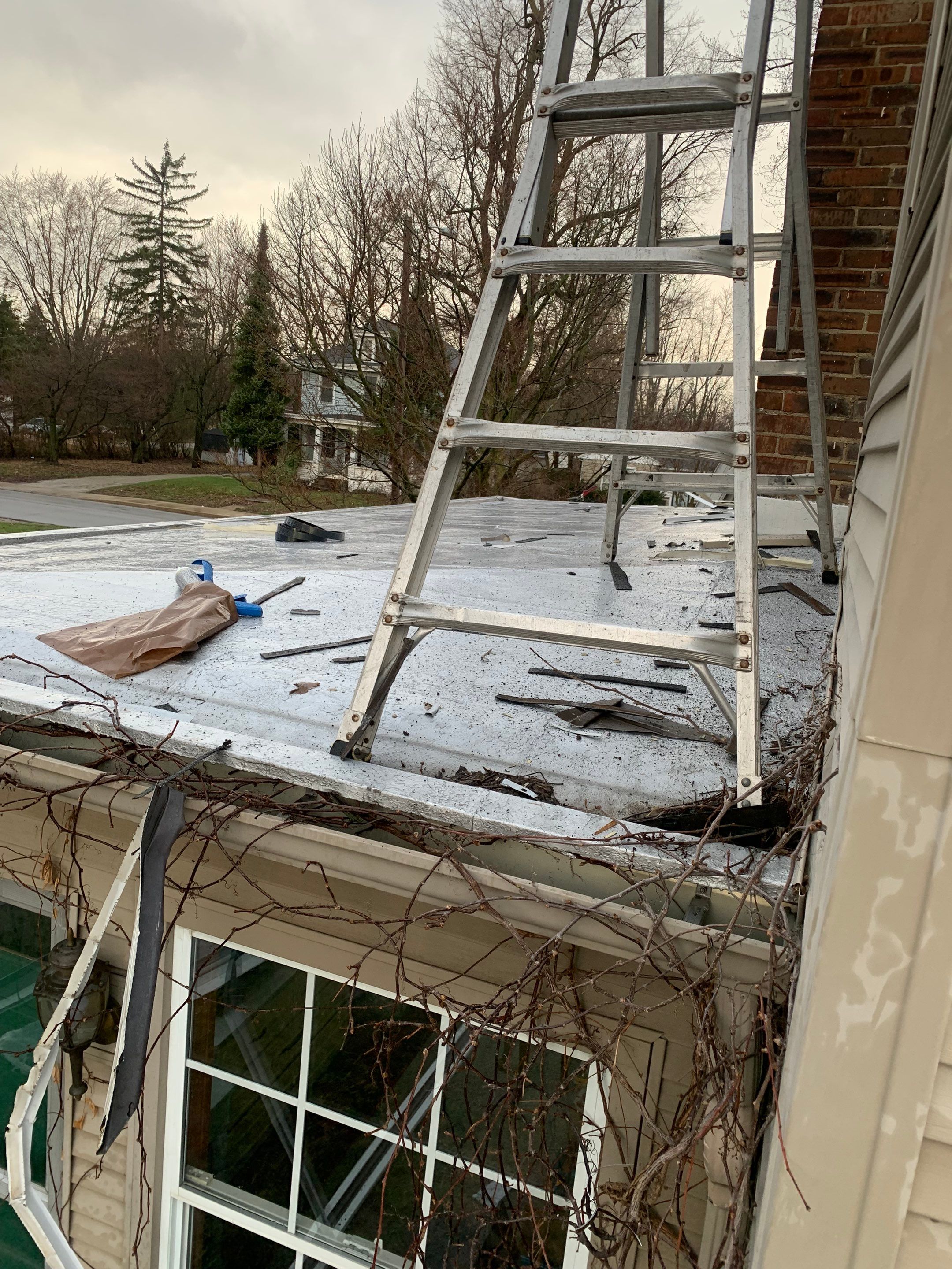 Residential Roofing Installation using Vic West Nothridge Slate by 4Ever Metal Roofing