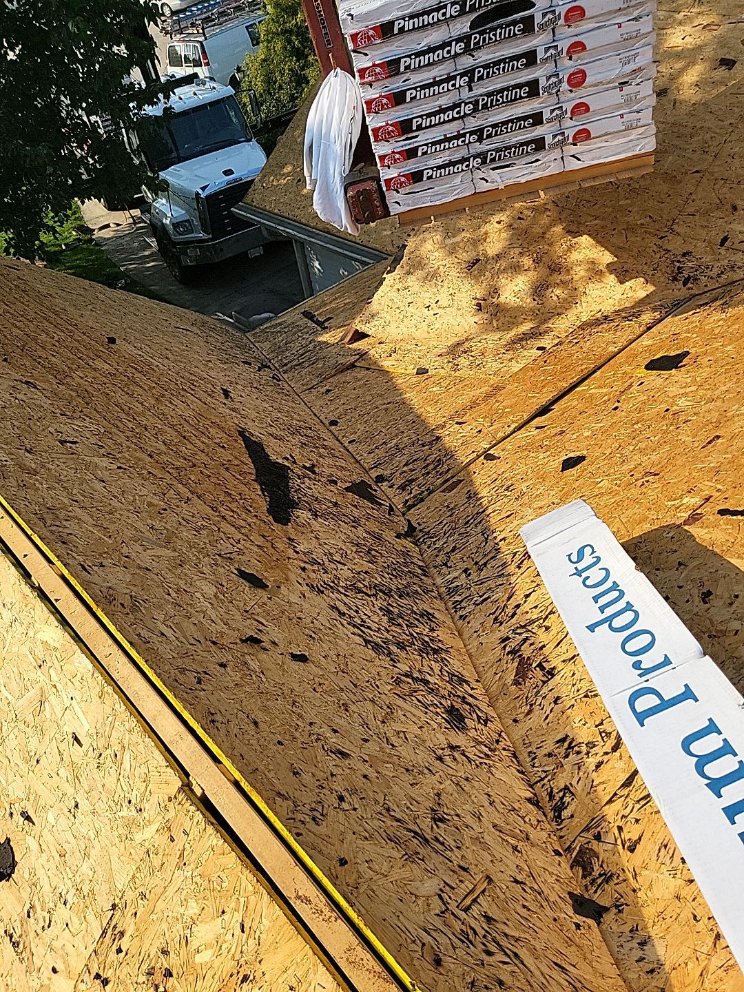 CT LANDMARK COLOR: PEWTER by Eagle Eye Roofing