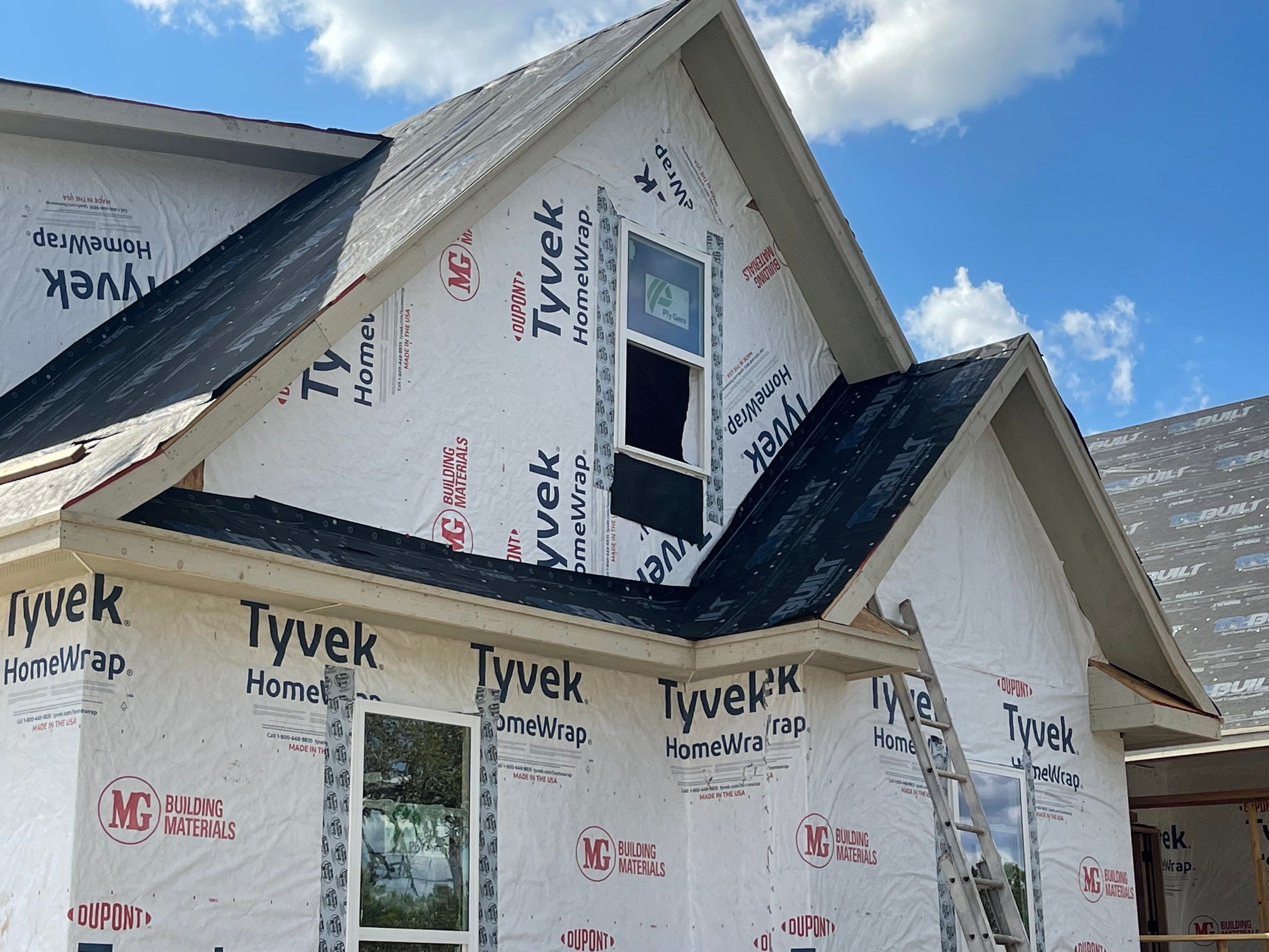 New Home Construction using Owens Corning 30 year Architectural Shingles by Premier Roofing and Contracting