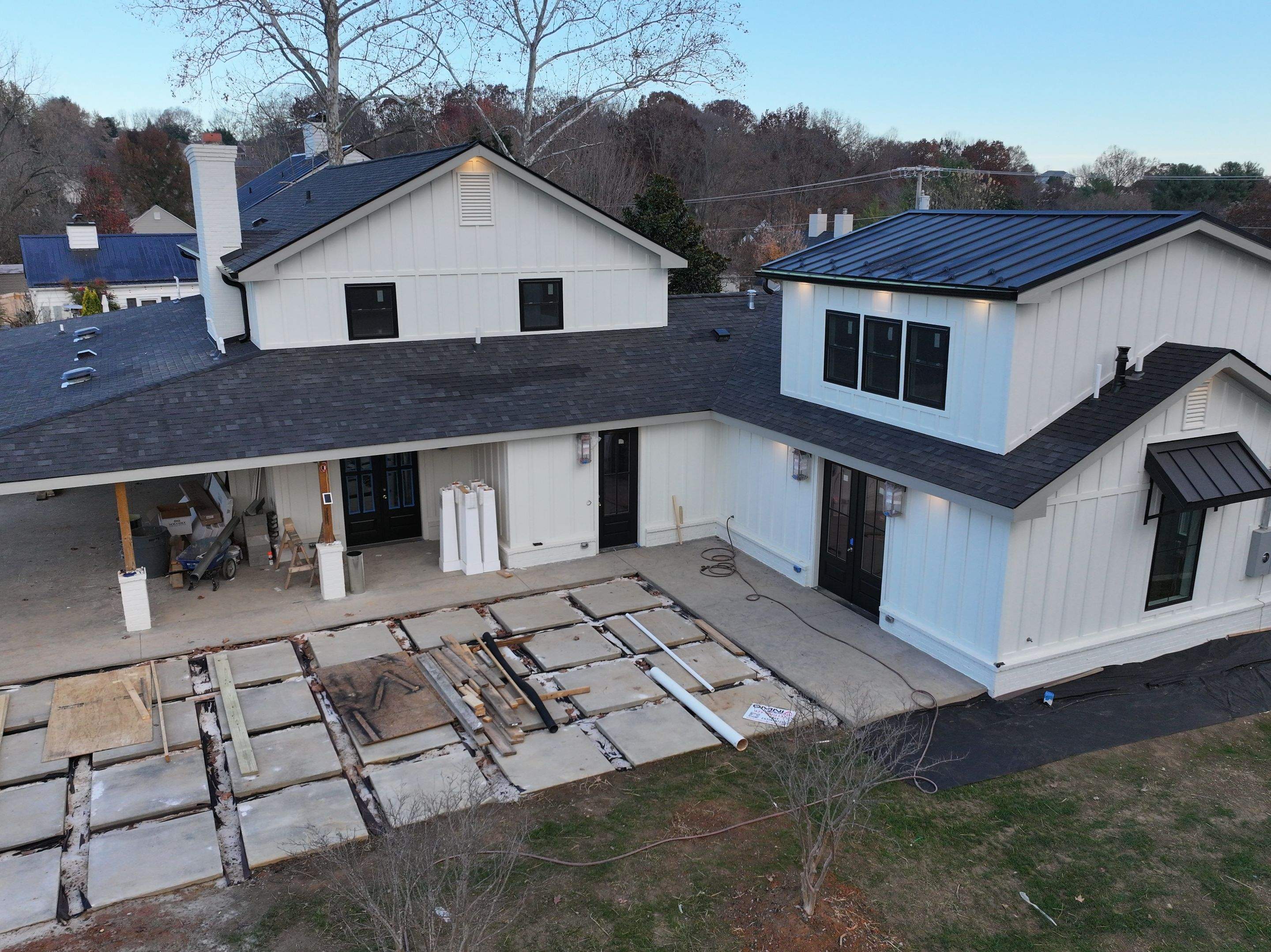 Miller Residence by Omnia Roofing