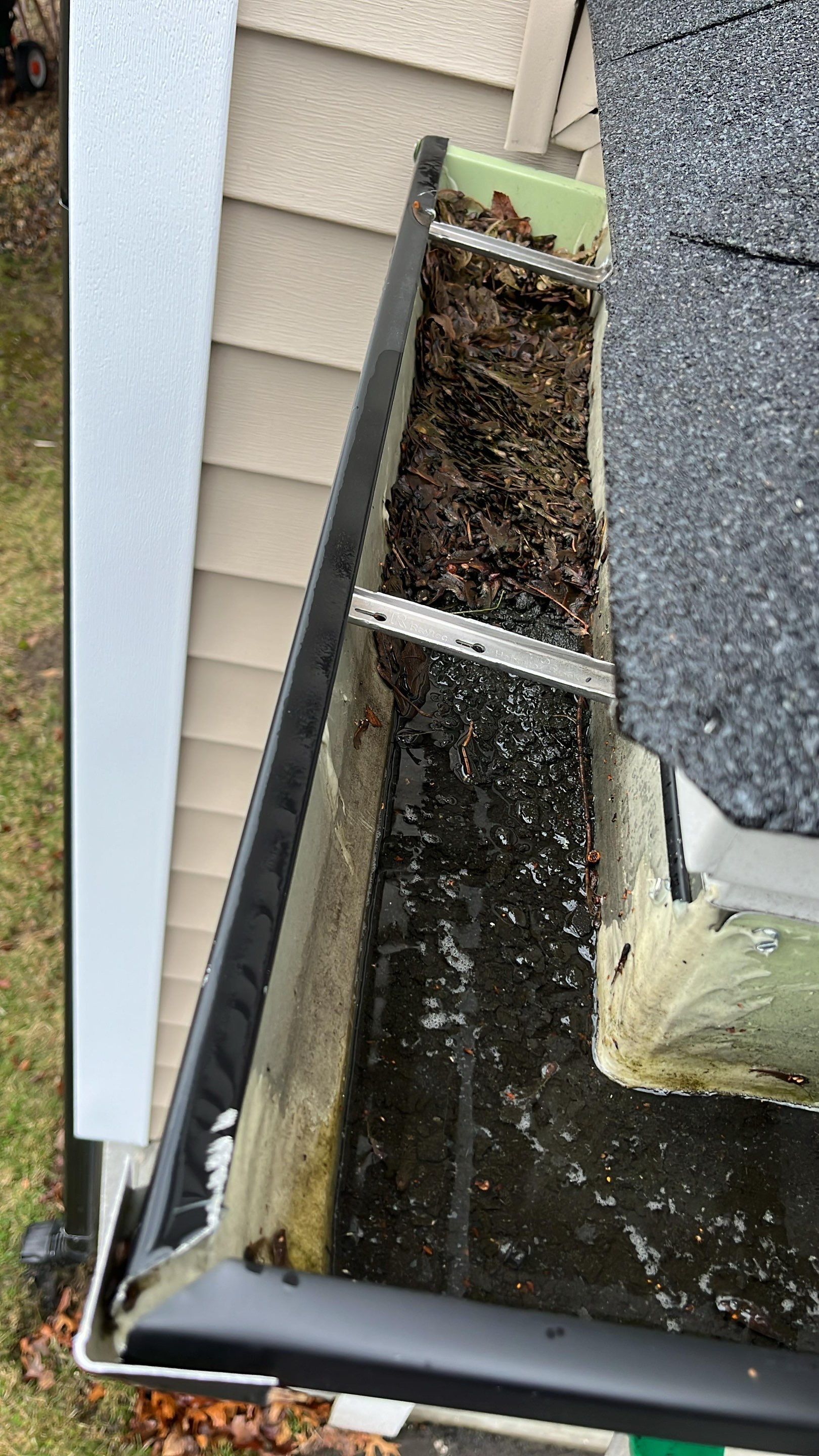 Gutter Cleaning  by JOHNNYS PRO