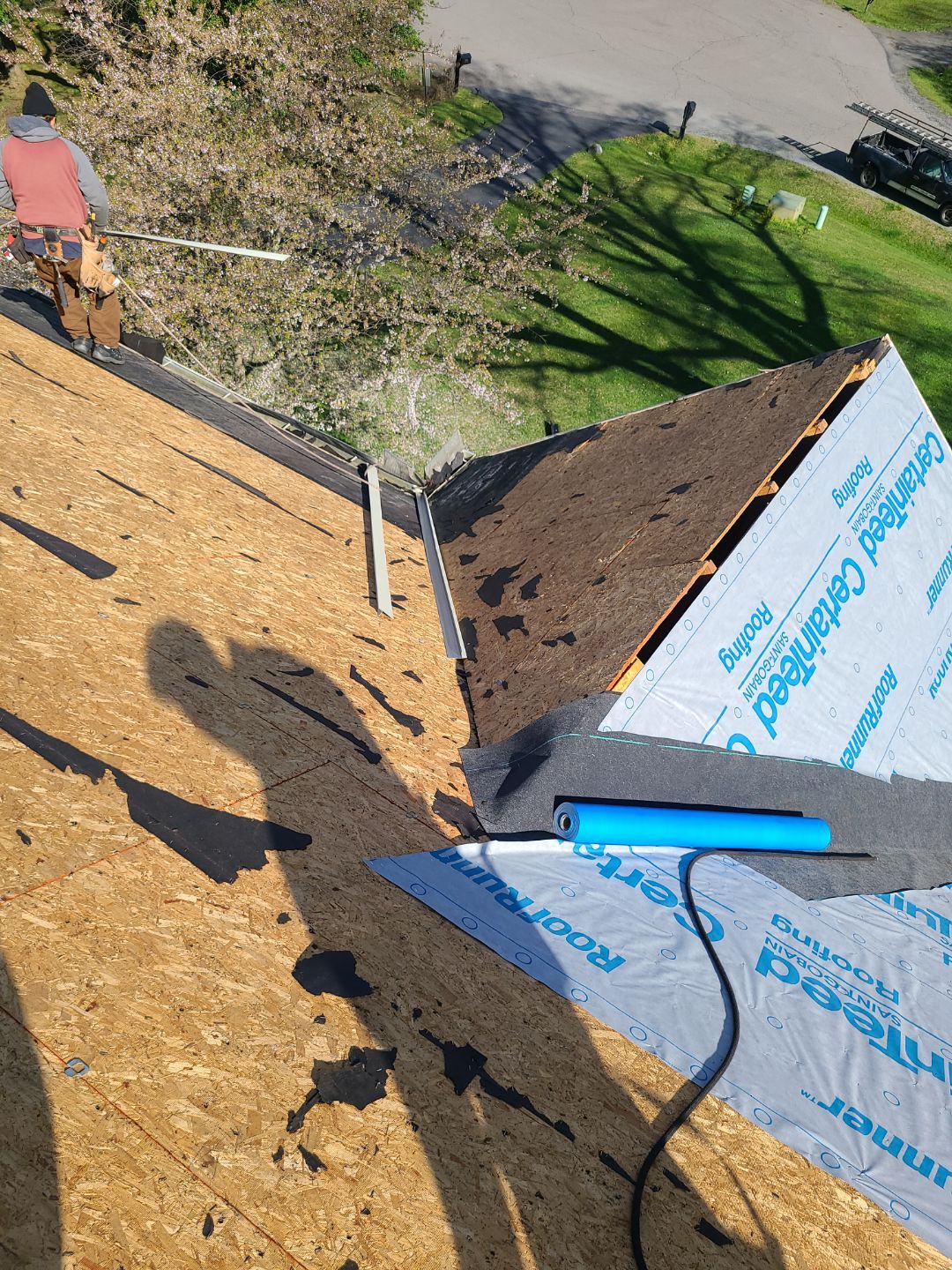 Burke: CertainTeed Landmark Pro Designer Shingles in Max Def Weathered Wood by RM Banning, Inc.