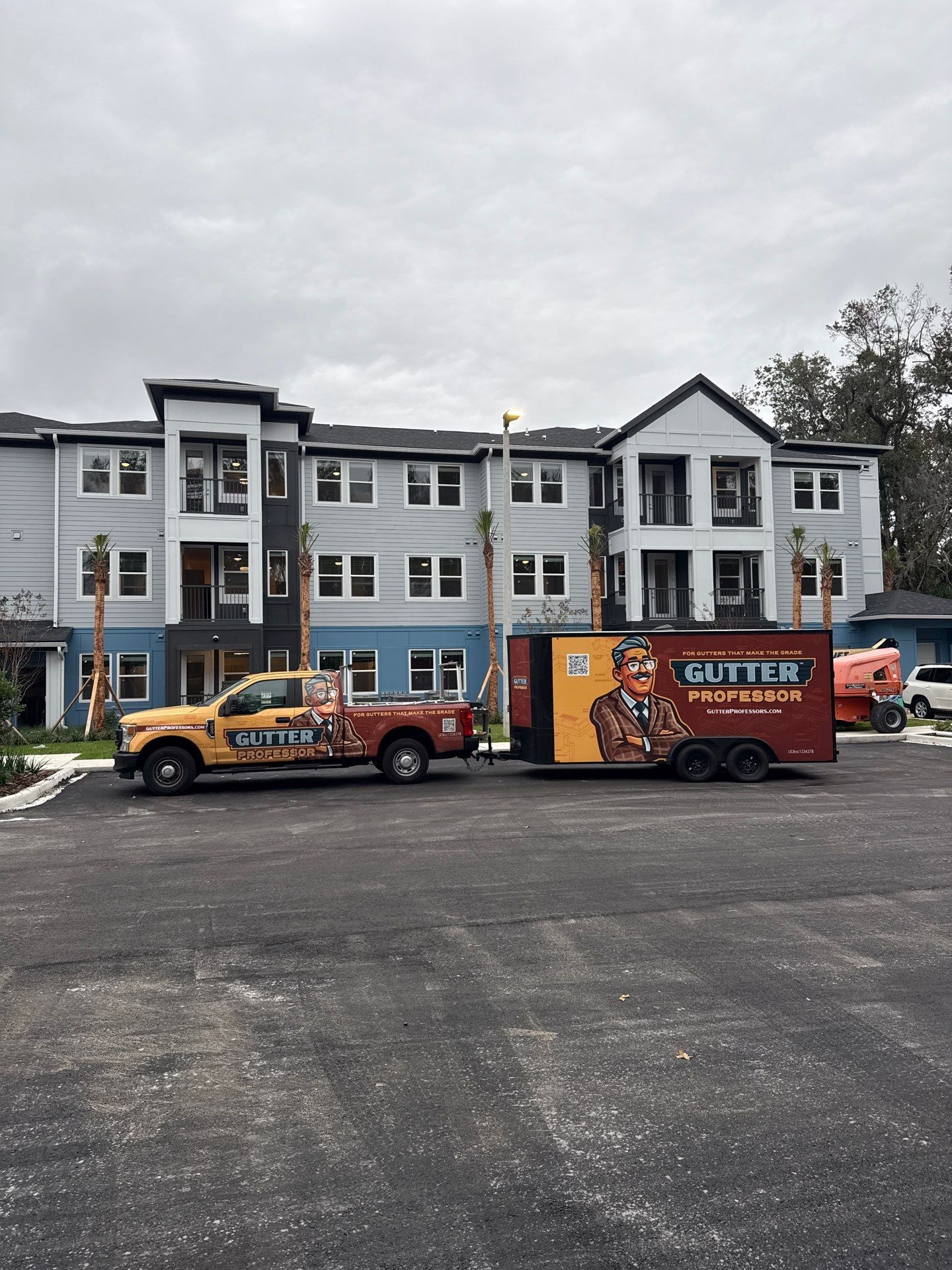 7-Inch Seamless Gutters for Large Roofs in Daytona Beach FL by Gutter Professors