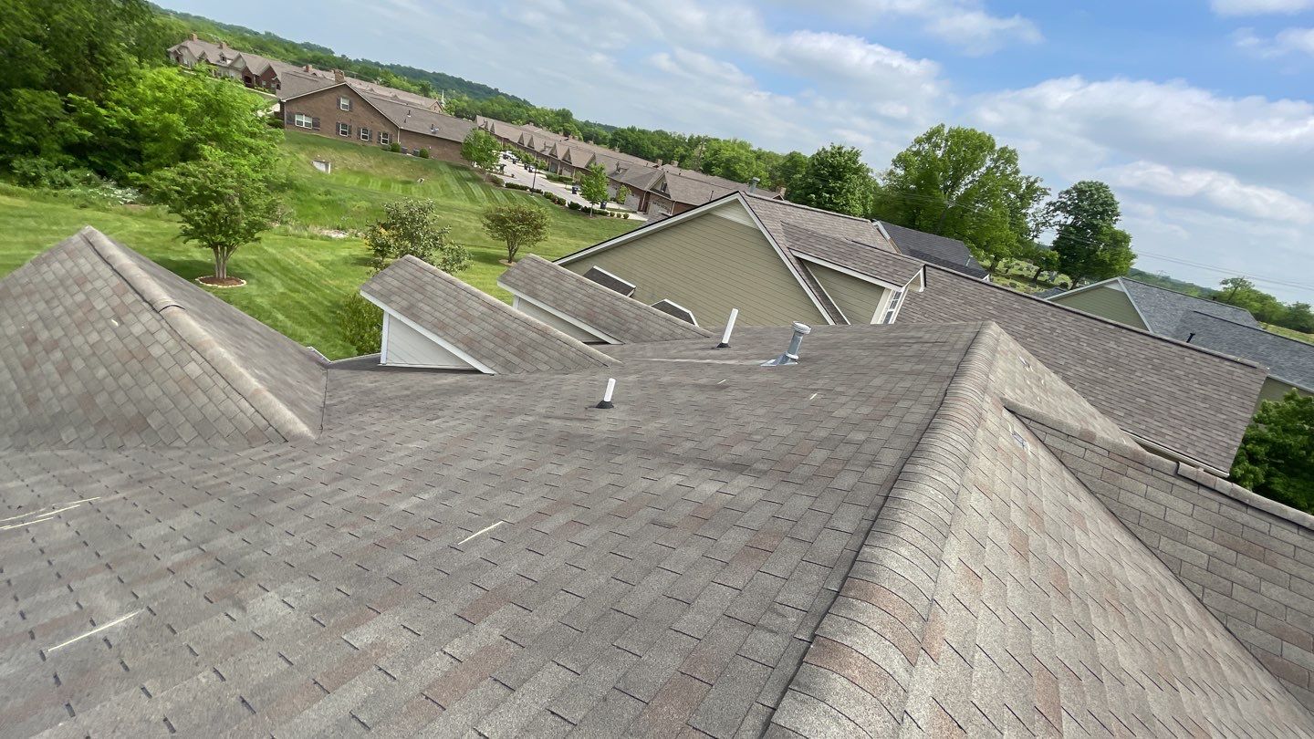 Residential Roofing Installation using Owens Corning Oakridge Roofing System by Undersun Roofing 