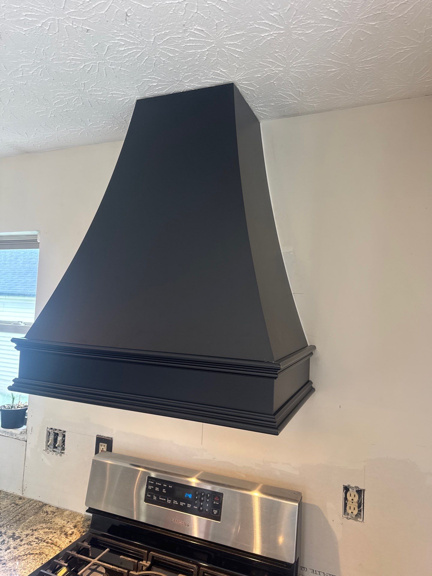 Oven Hood Install by Farmer Home Solutions