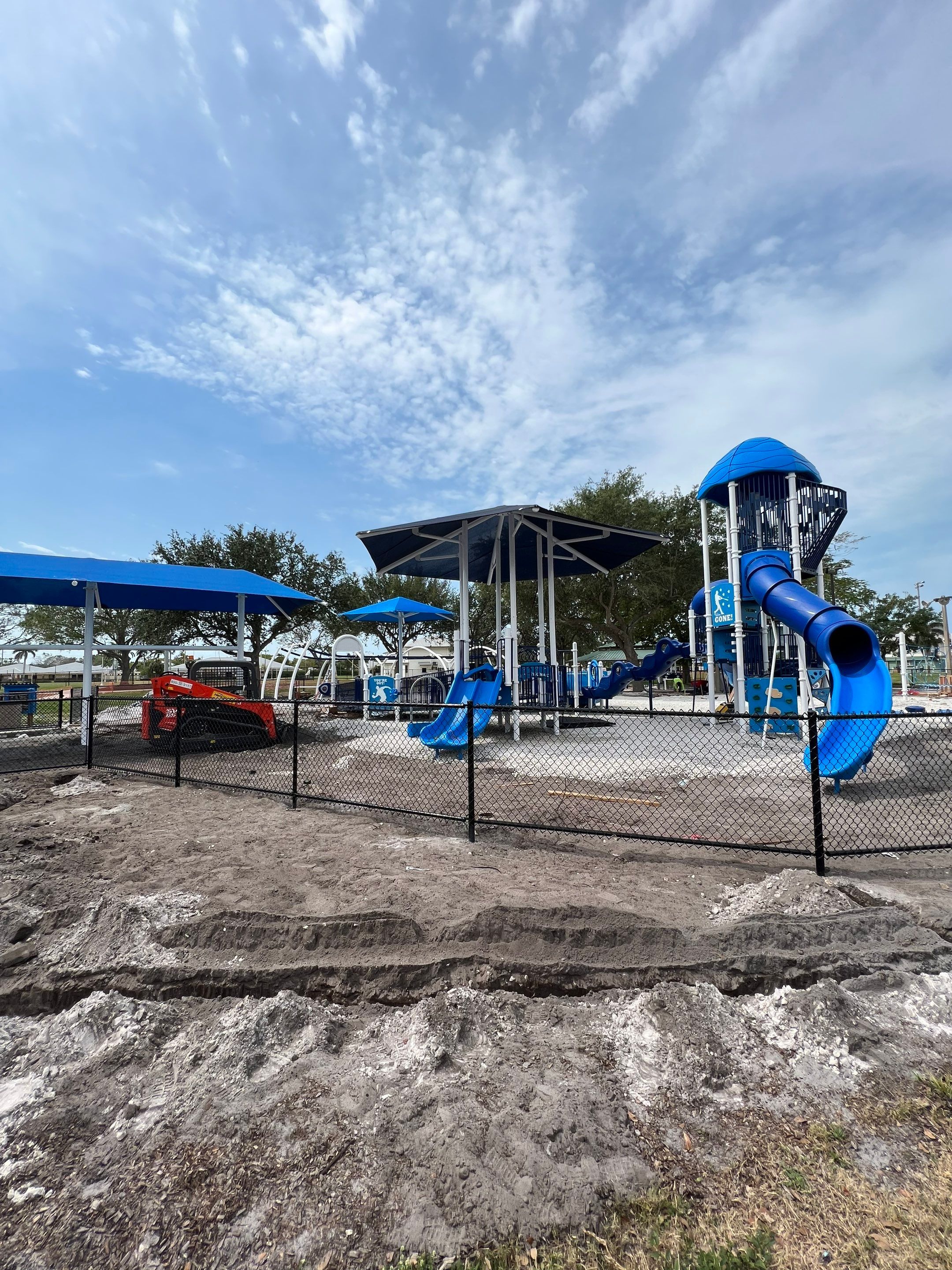 Vinyl Coated Chain-link fence for the City of Naples around Fleischmann Park Playground.  by Asap fence and gates, LLC