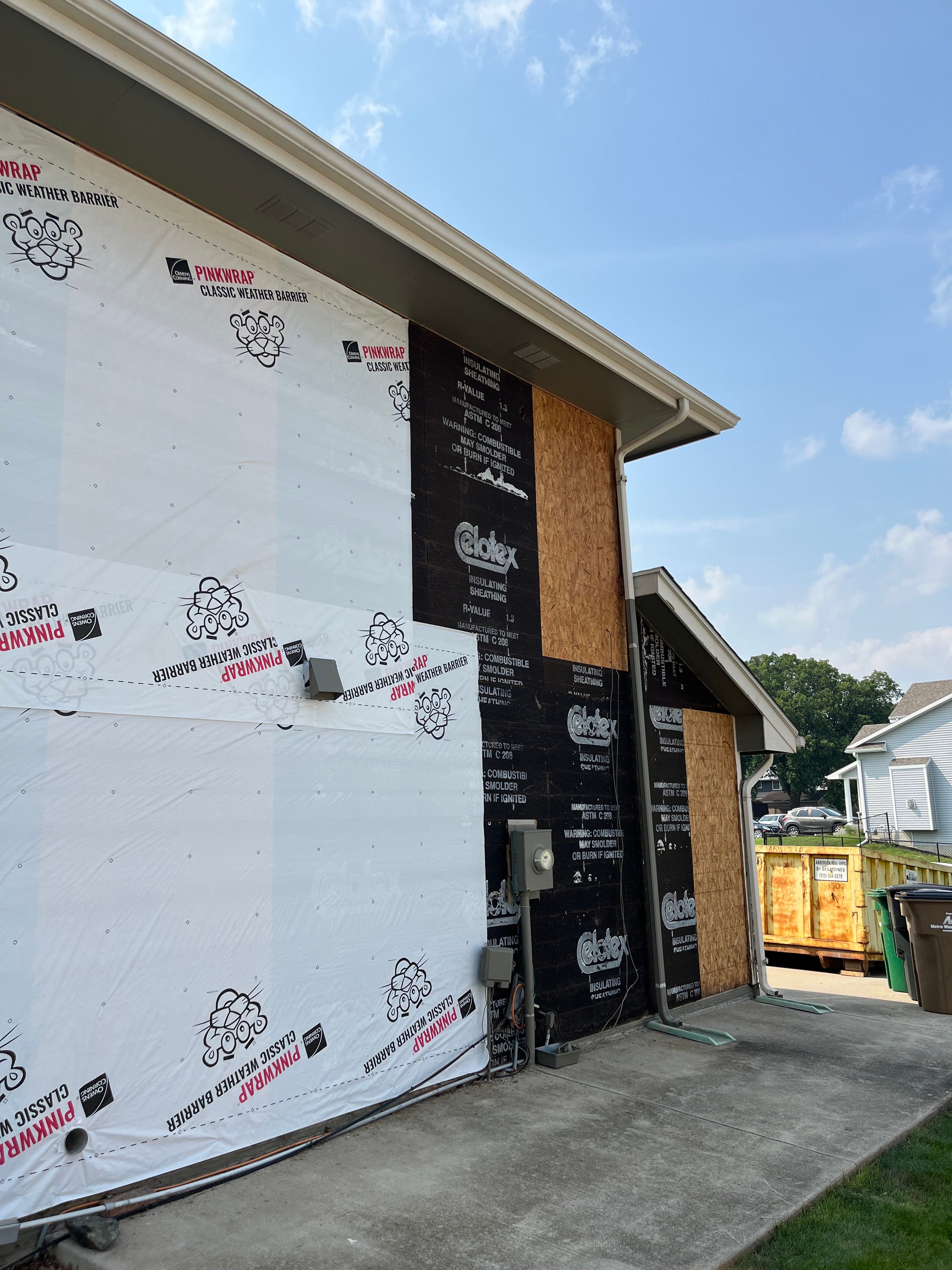 Vinyl siding in Pleasant Hill, IA by Blu Ember Properties