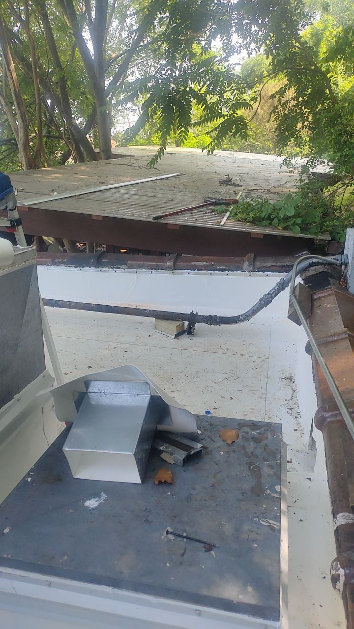 Grateful Head Pizza by Hostetler Roofing
