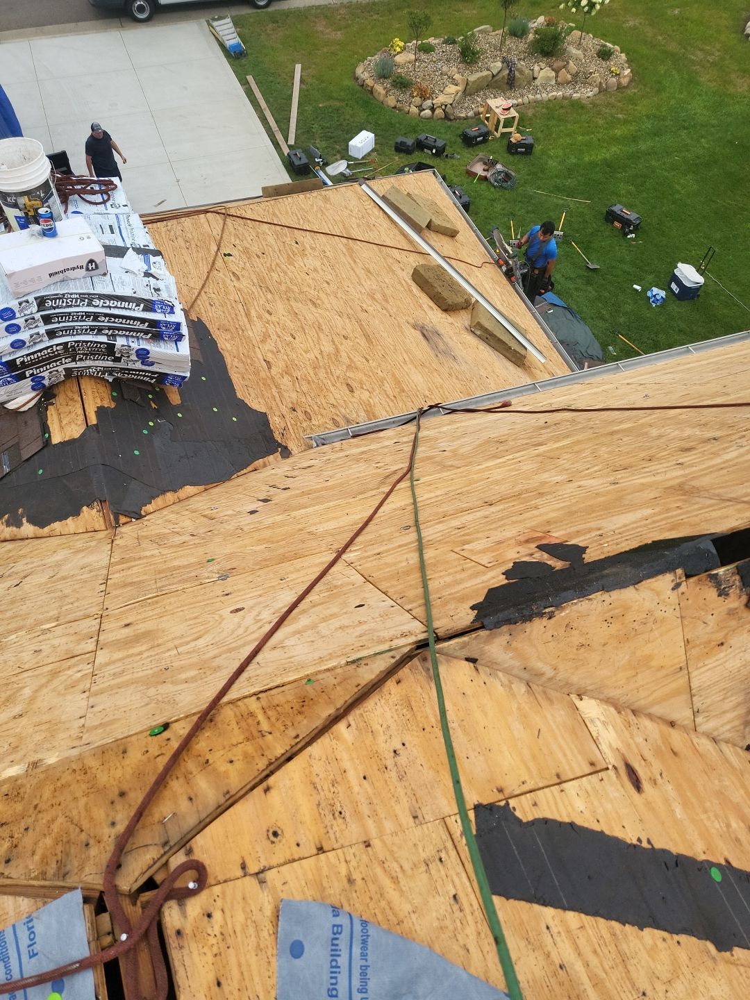 ATLAS PINNACLE COLOR: MAJESTIC SHAKE by Eagle Eye Roofing