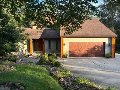 Home Siding Renovation Featuring James Hardie Monterey Taupe Siding