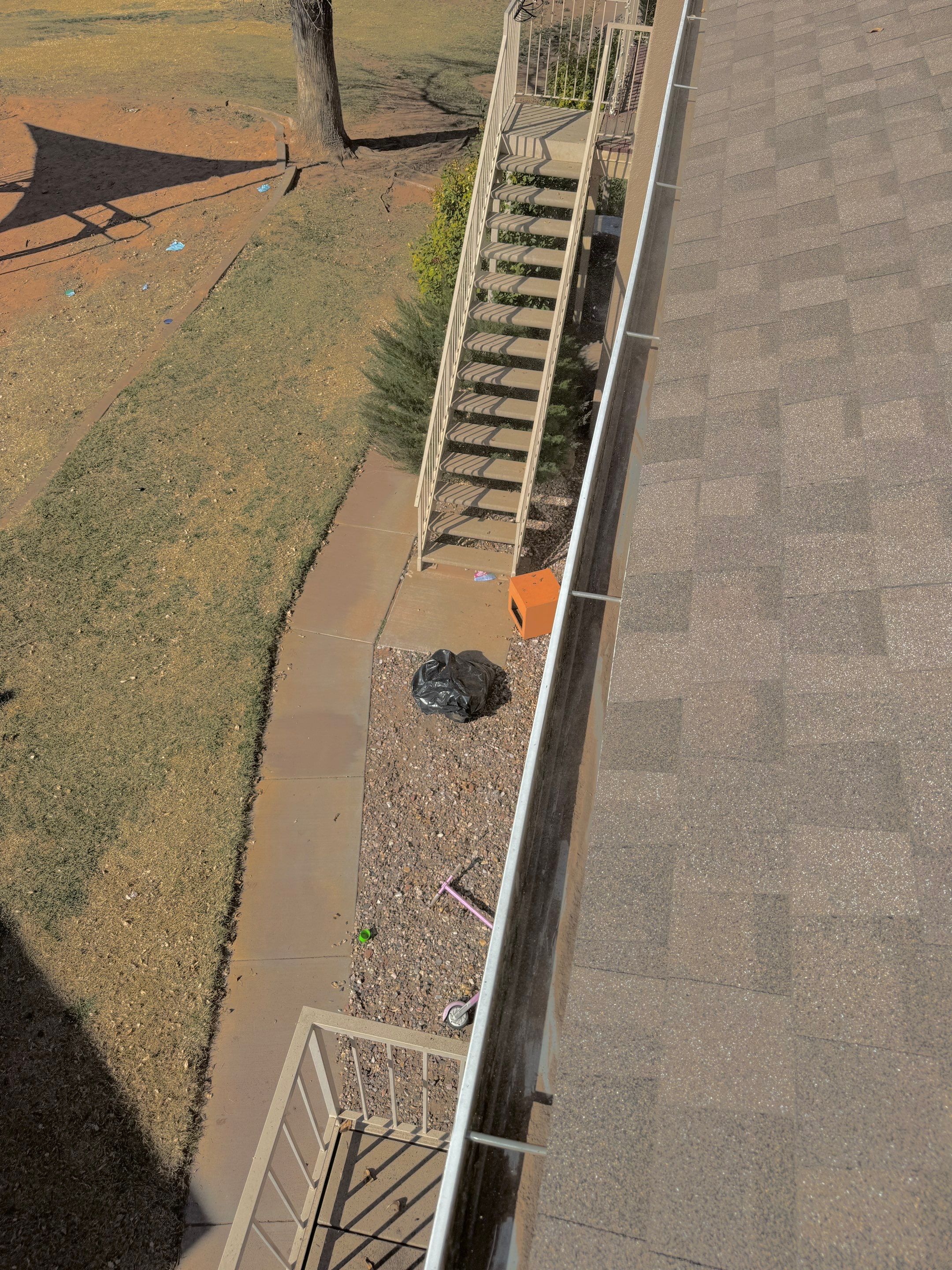 Commercial gutter cleaning Henderson, NV after photo with clean gutters