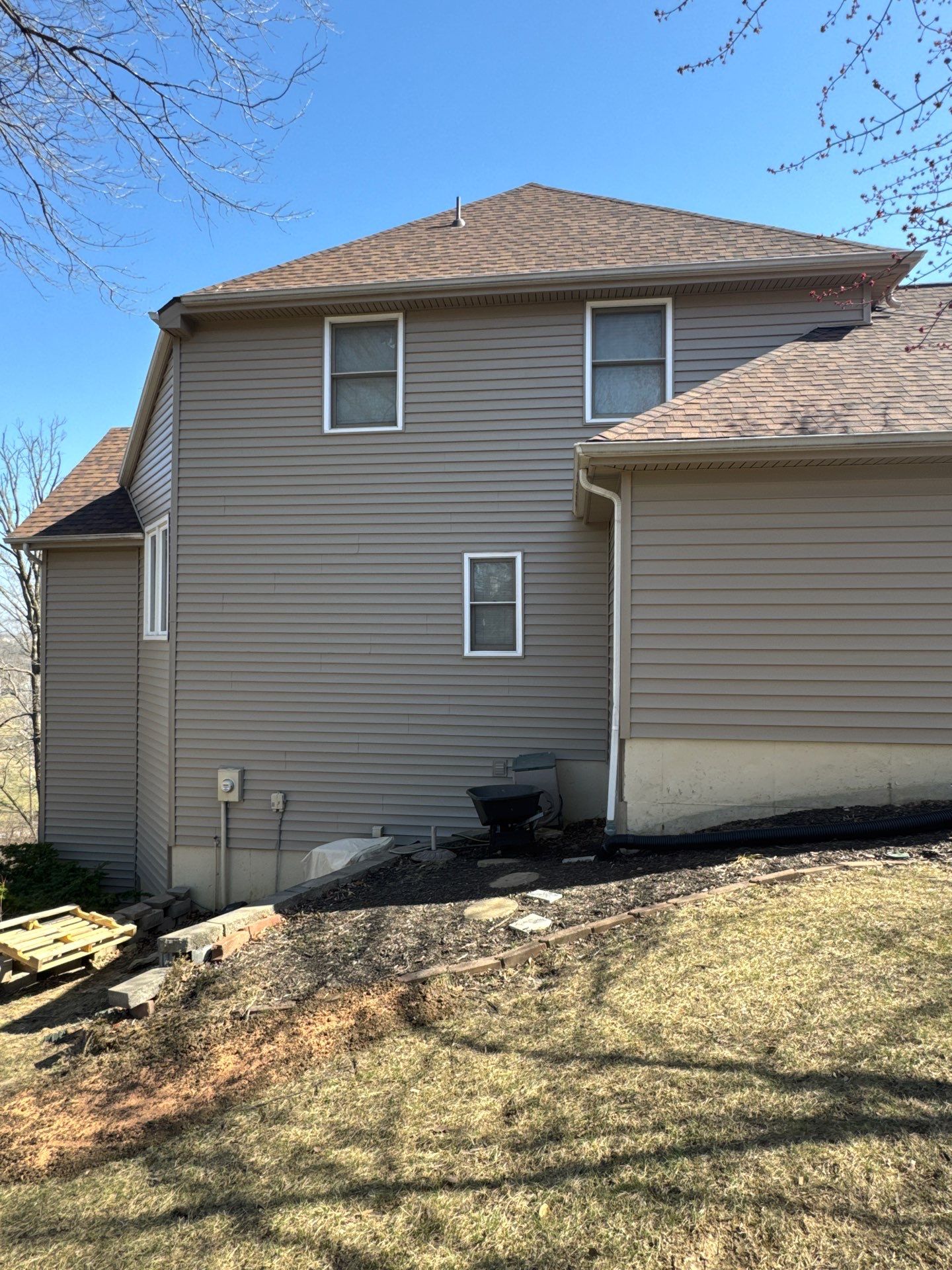 Siding Installation using Clay Market Square by EEC Windows, Siding & Roofing
