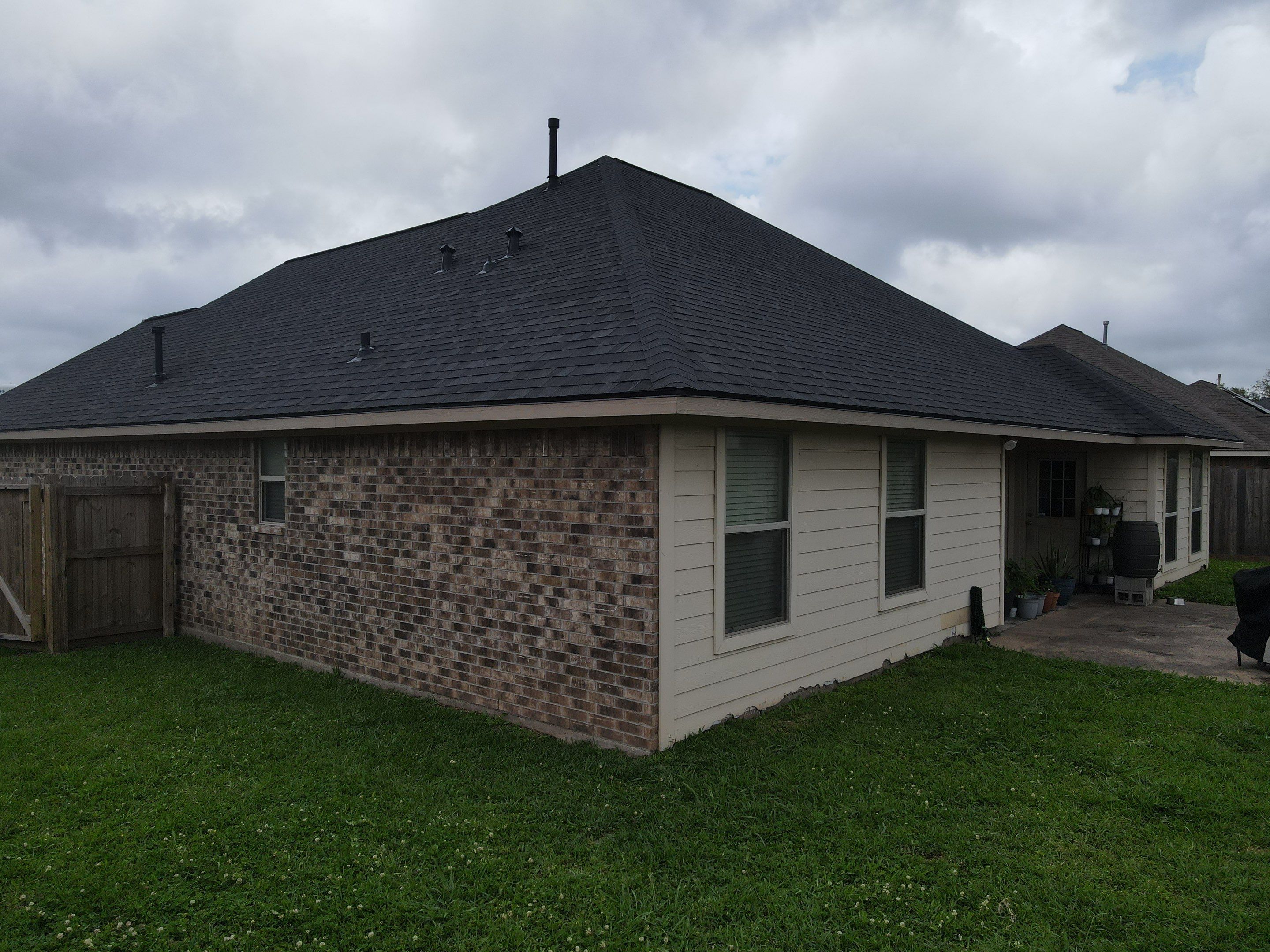 Residential Roofing Installation using Owen's Corning Duration by Roof Concepts Construction