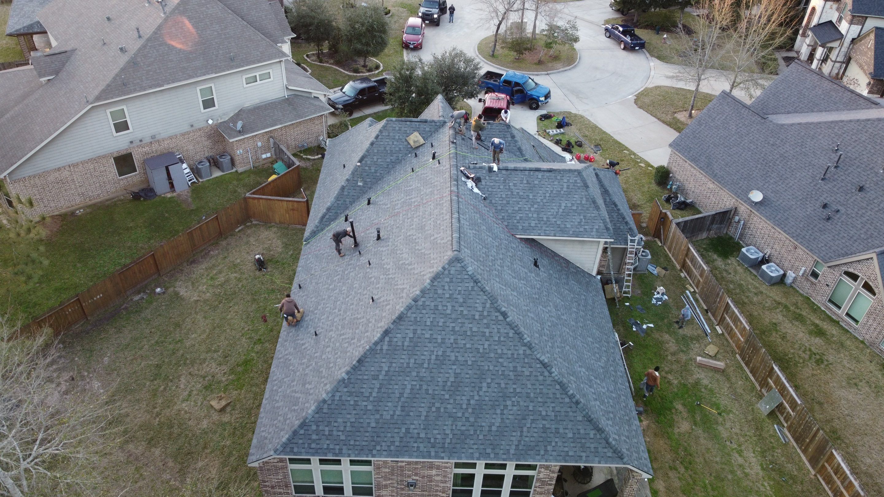 IKO Cambridge - Charcoal Gray by Elite Roofing LLC