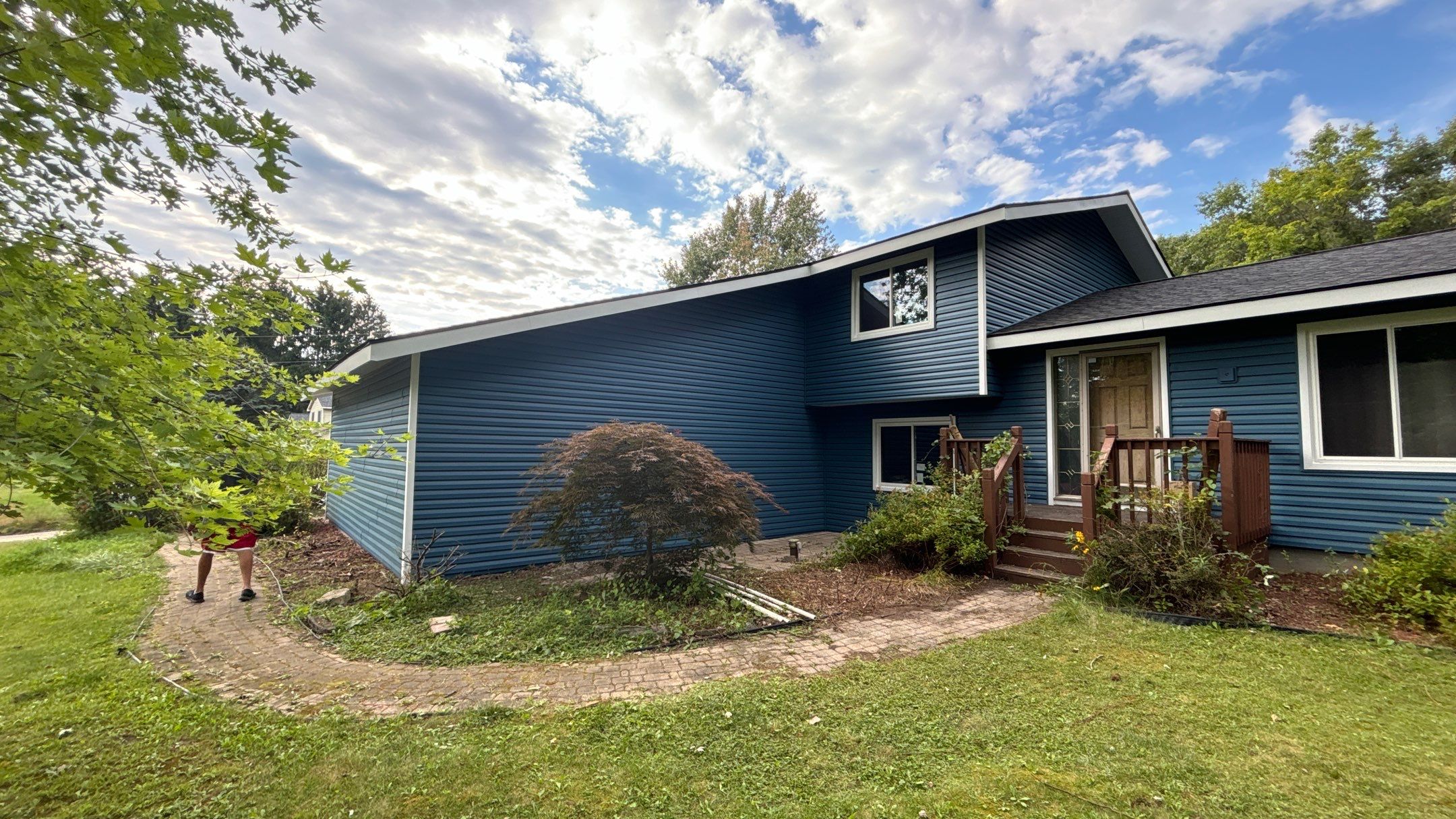Siding Replacement using Alside D4 1/2" Dutchlap by 180 Contractors