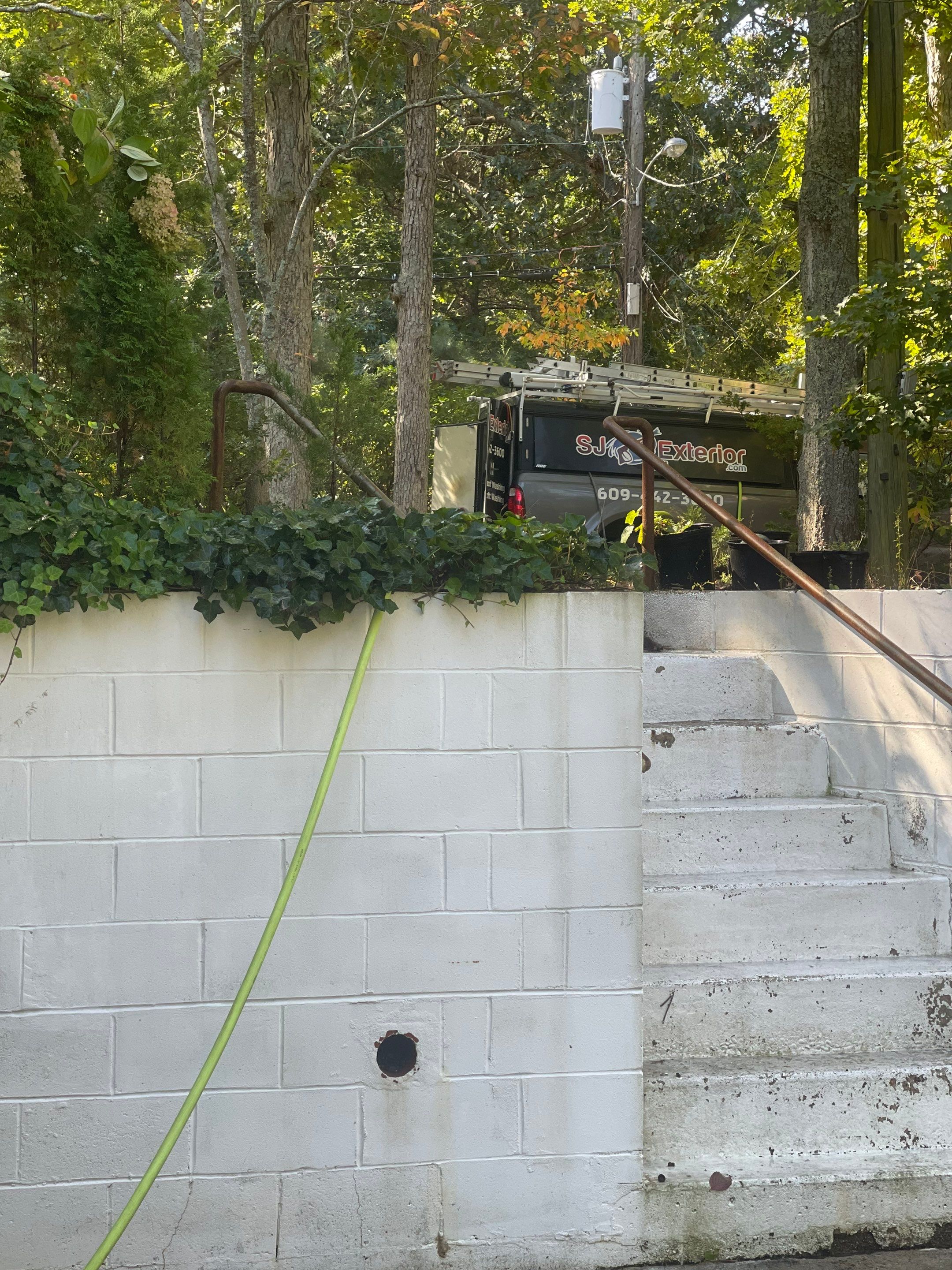 Concrete Cleaning by SJ Exterior