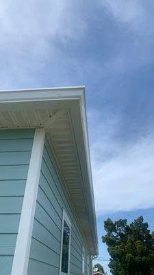 K-Style Seamless Gutter Installation using 6 Inch Seamless Aluminum Gutters