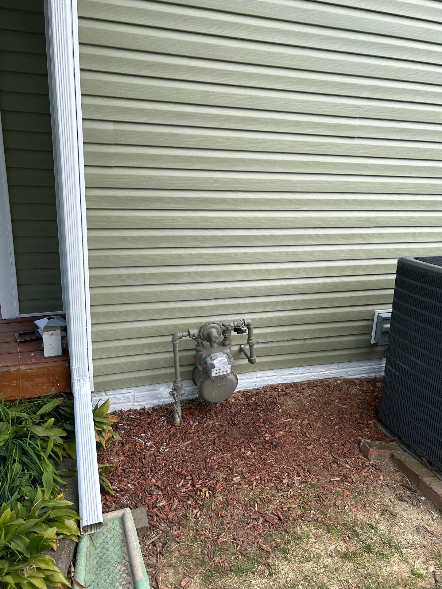 Vinyl siding in Pleasant Hill, IA by Blu Ember Properties