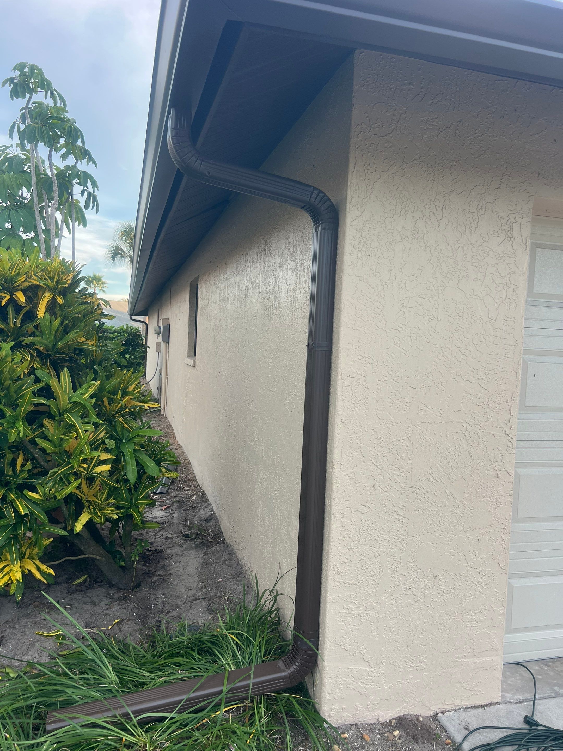 Bronze 6-Inch Seamless Gutters Installation in Bradenton FL by Gutter Professors