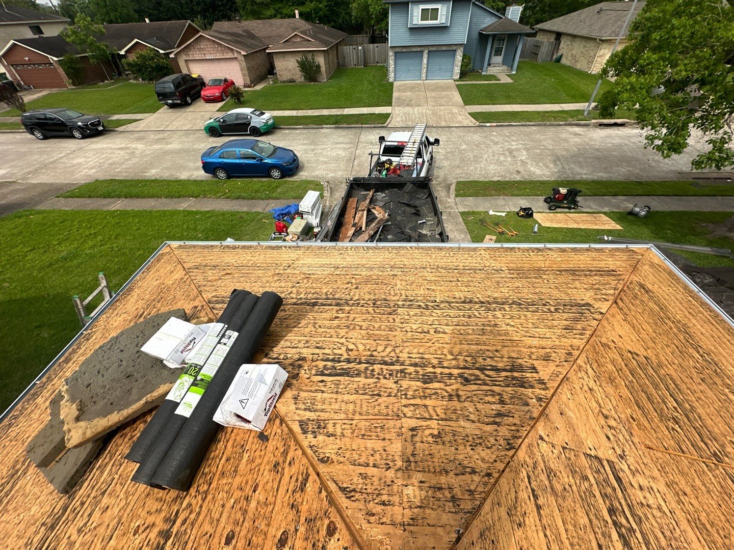 Residential Roofing Installation using Owen's Corning Duration (Lifetime) Shingles by Roof Repair Company