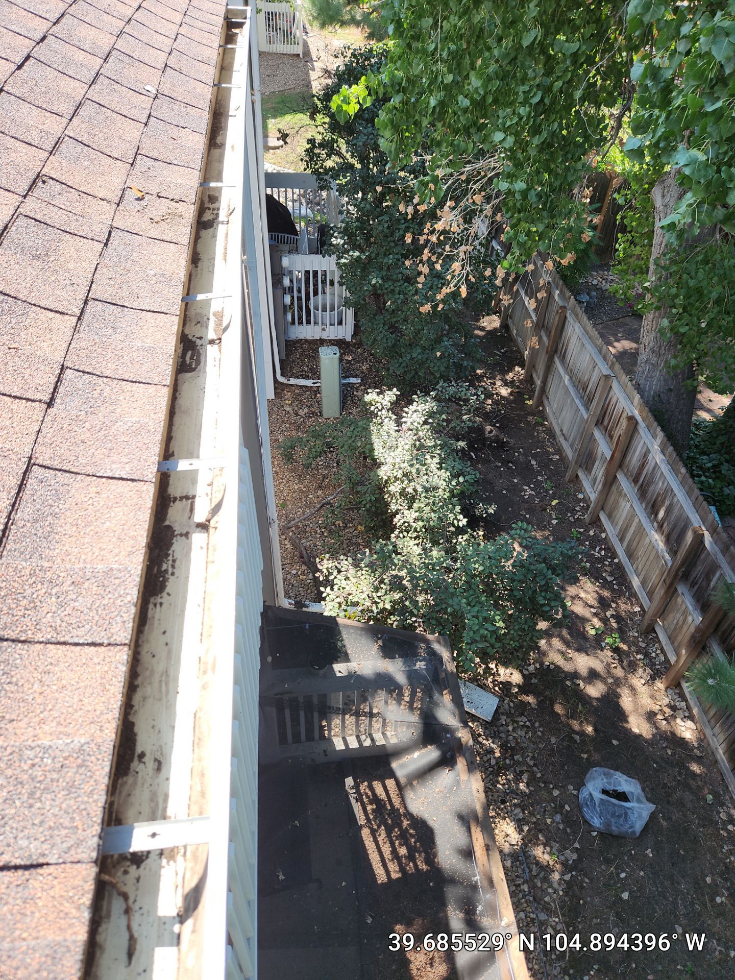 Commercial gutter cleaning Denver, CO after photo with clean gutters