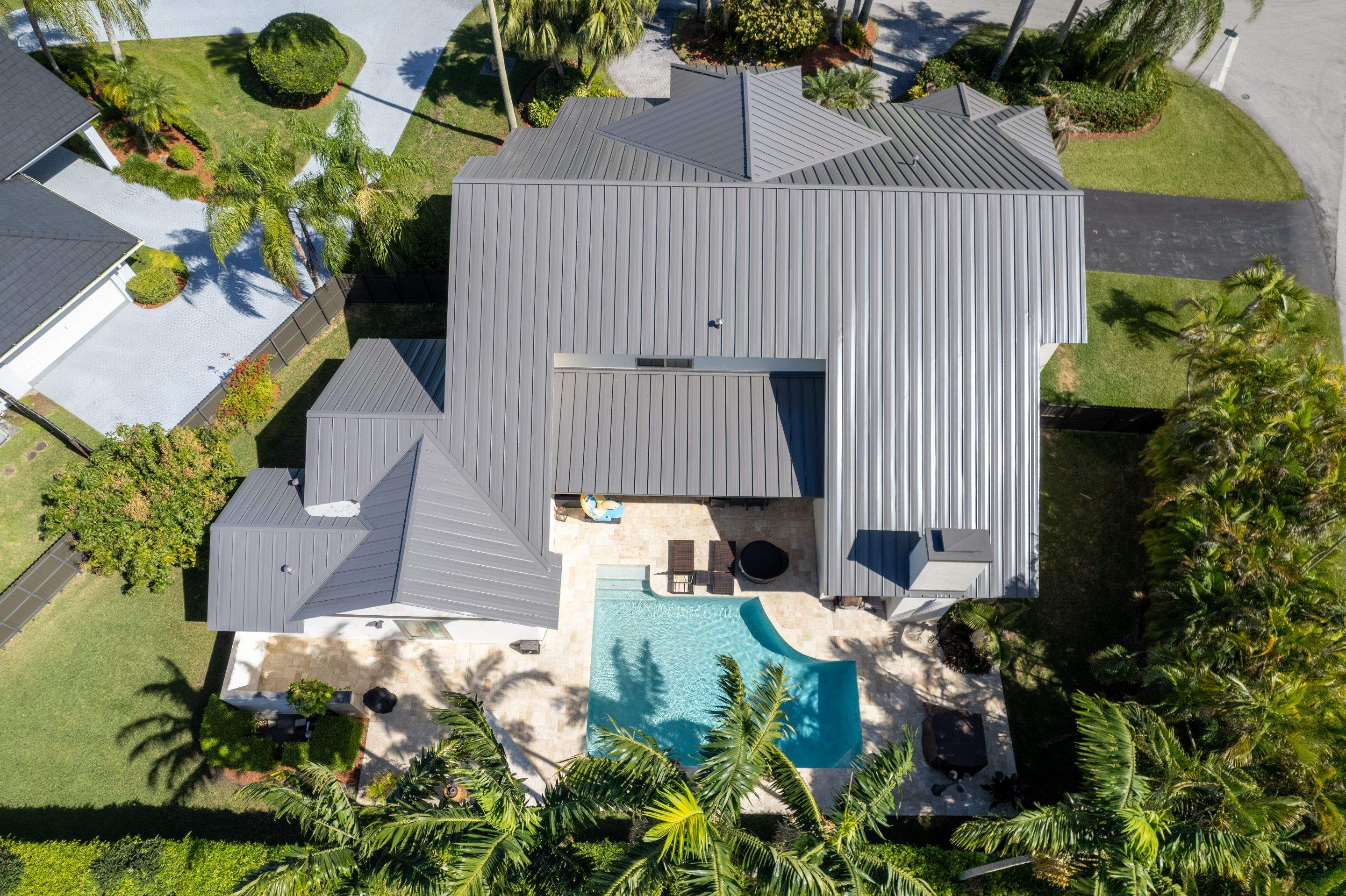 Metal Roof - Galvalume - Charcoal by Istueta Roofing