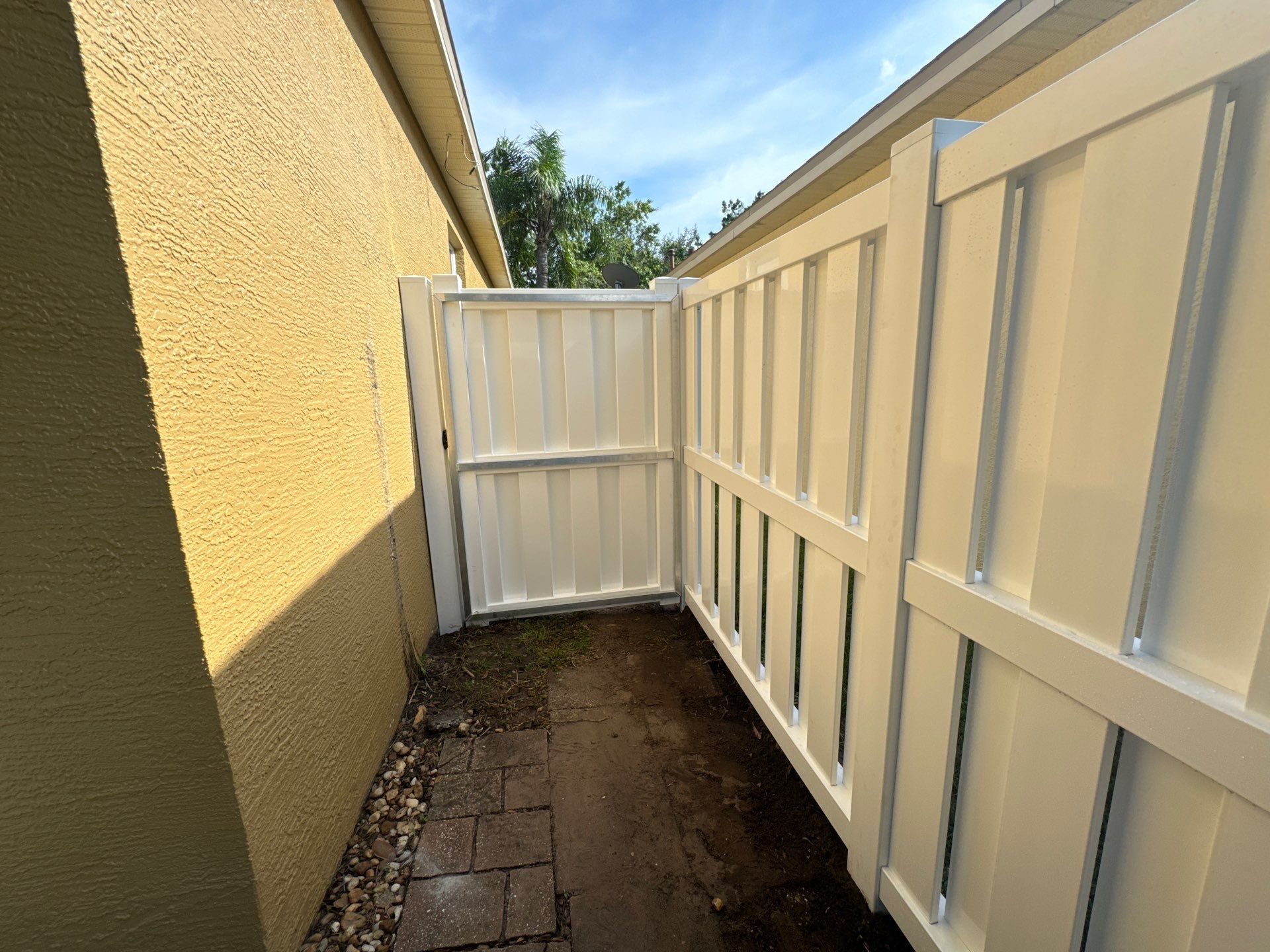 Vinyl Fence Installation using 6Ft Shadowbox White Vinyl Fence by Asap fence and gates, LLC