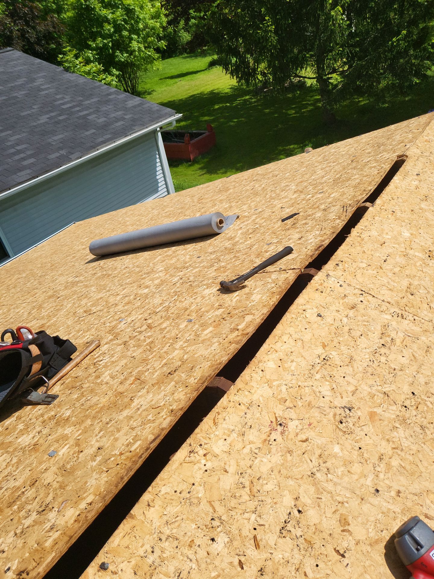 Atlas Pinnacle, Color, Coastal Granite, Drip Edge, Color, Birch White by Eagle Eye Roofing