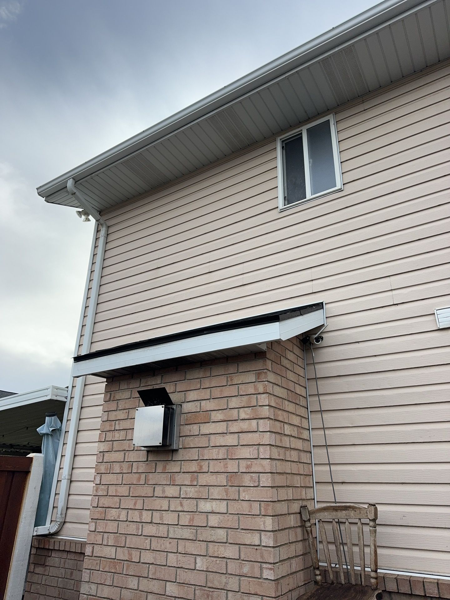 Orem | Complete Vinyl Modernization | Bold Nautica & Crisp White by Ideal Siding Utah