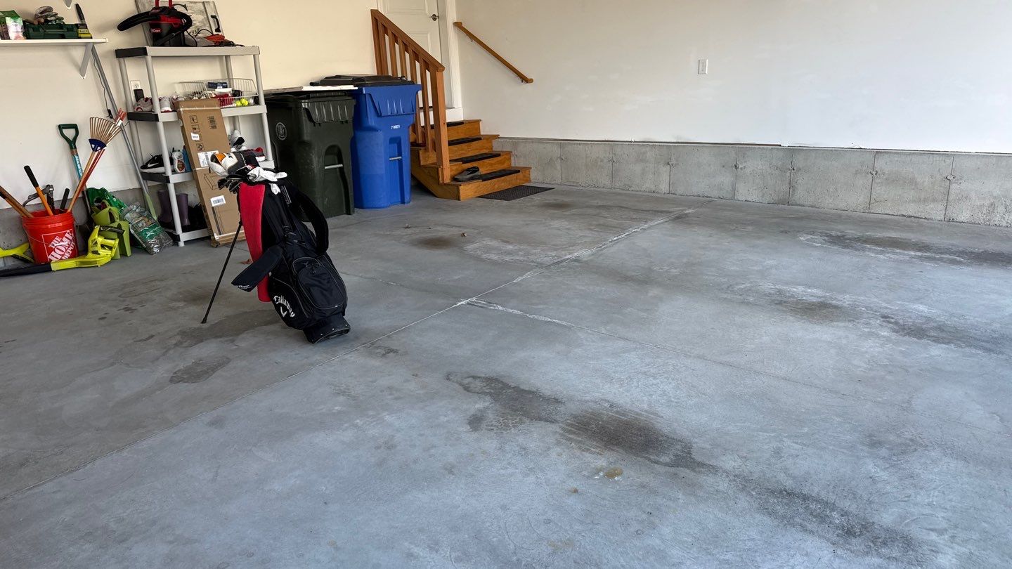 Garage in Londonderry, NH 03053 by Symphony Concrete Coatings