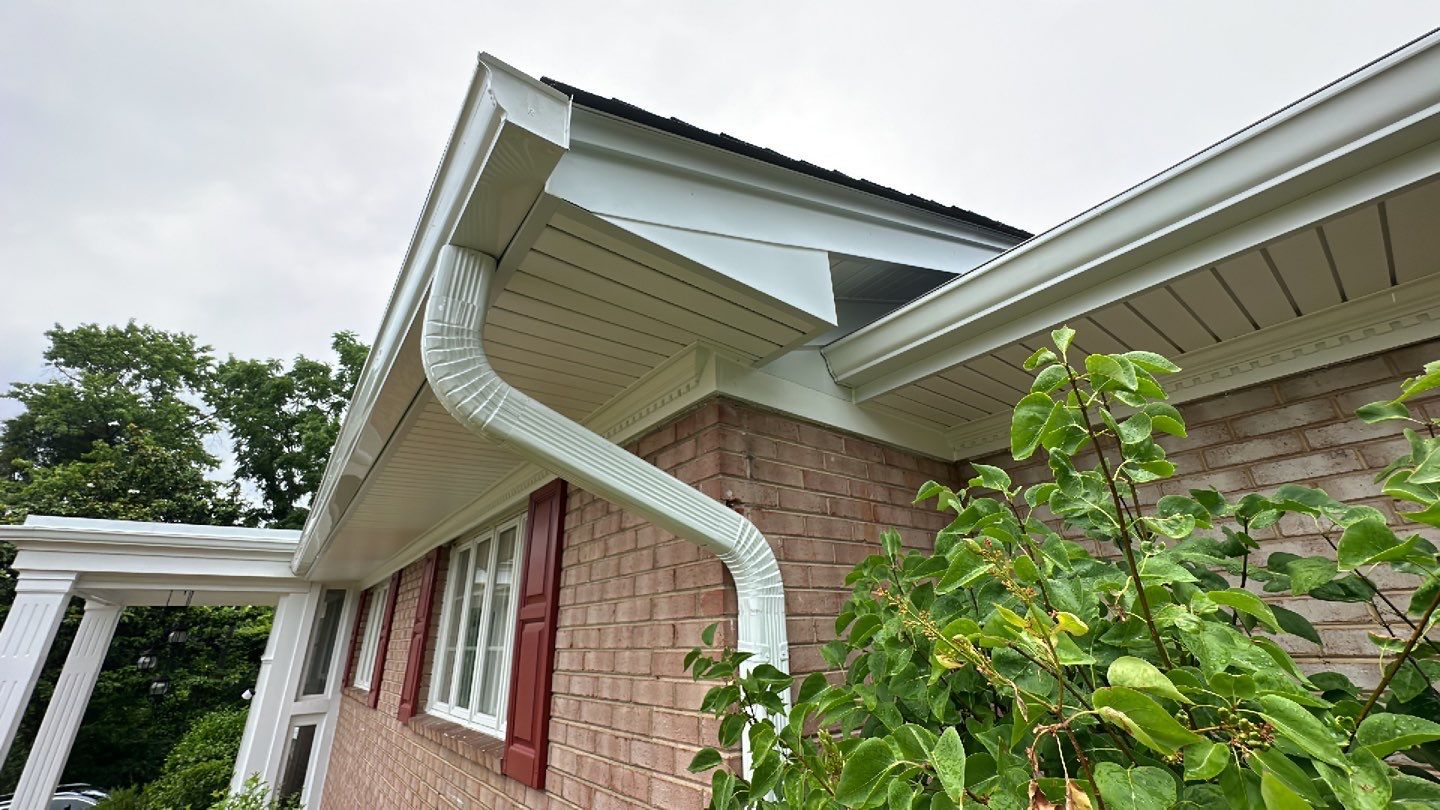 Manassas: CertainTeed Landmark Pro Designer Shingles in Max Def Moire Black by RM Banning, Inc.