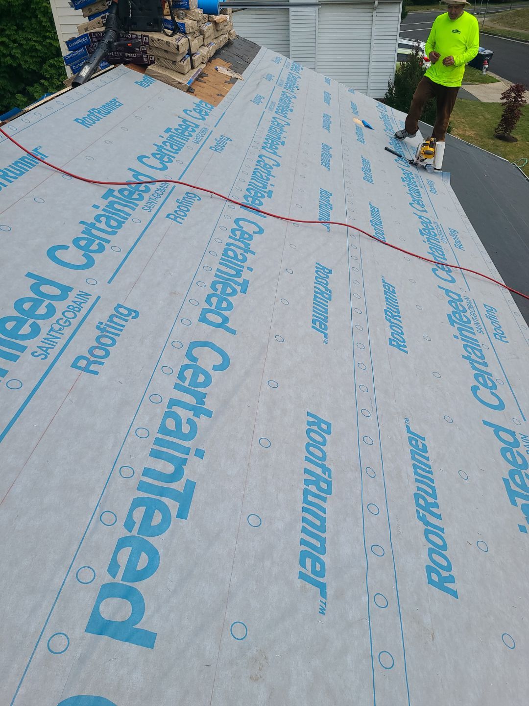 Falls Church: CertainTeed Landmark Pro Designer Shingles in Max Def Pewterwood by RM Banning, Inc.