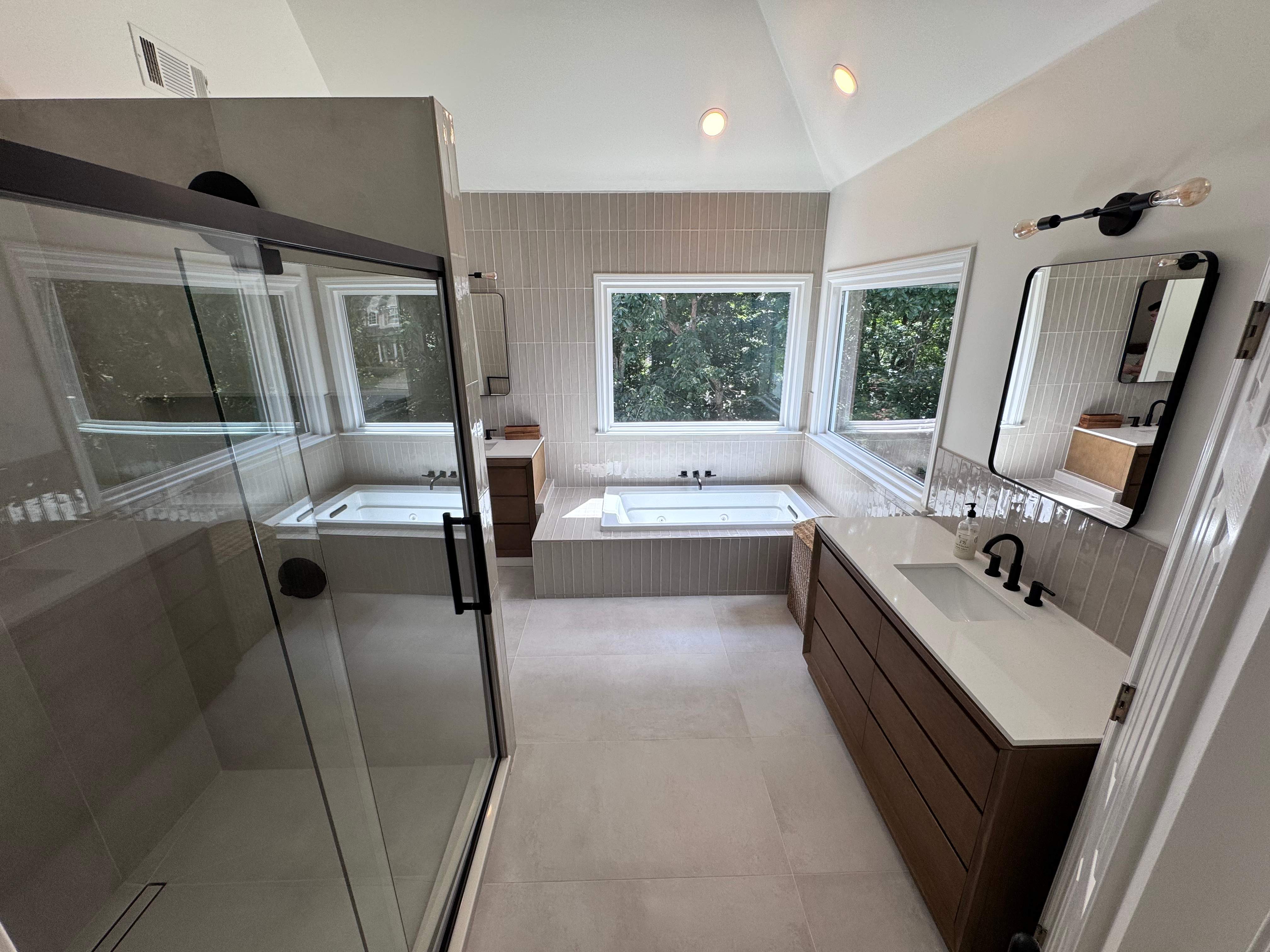 Master bathroom renovation by Prudencio