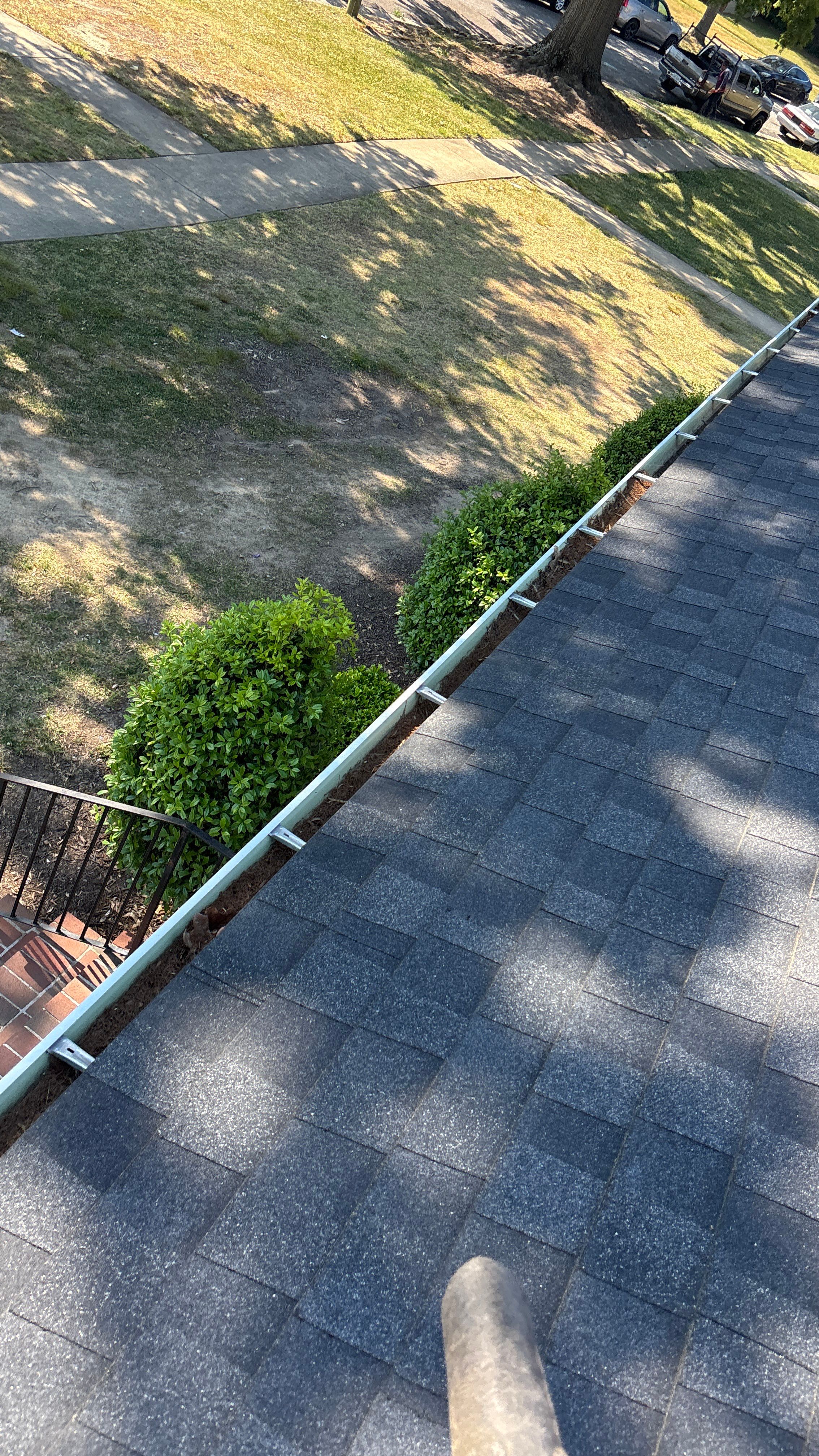 HOA gutter cleaning before photo