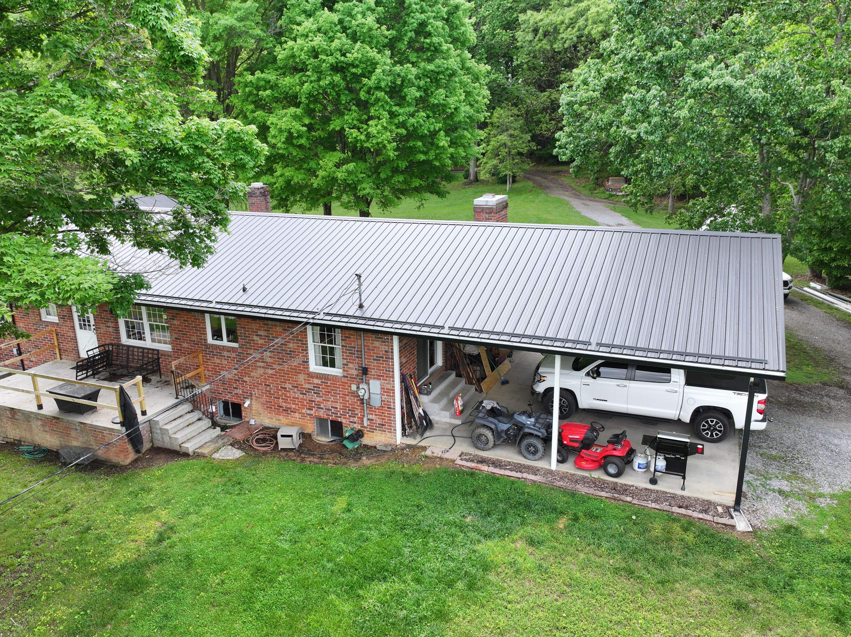 Roles Residence by Omnia Roofing