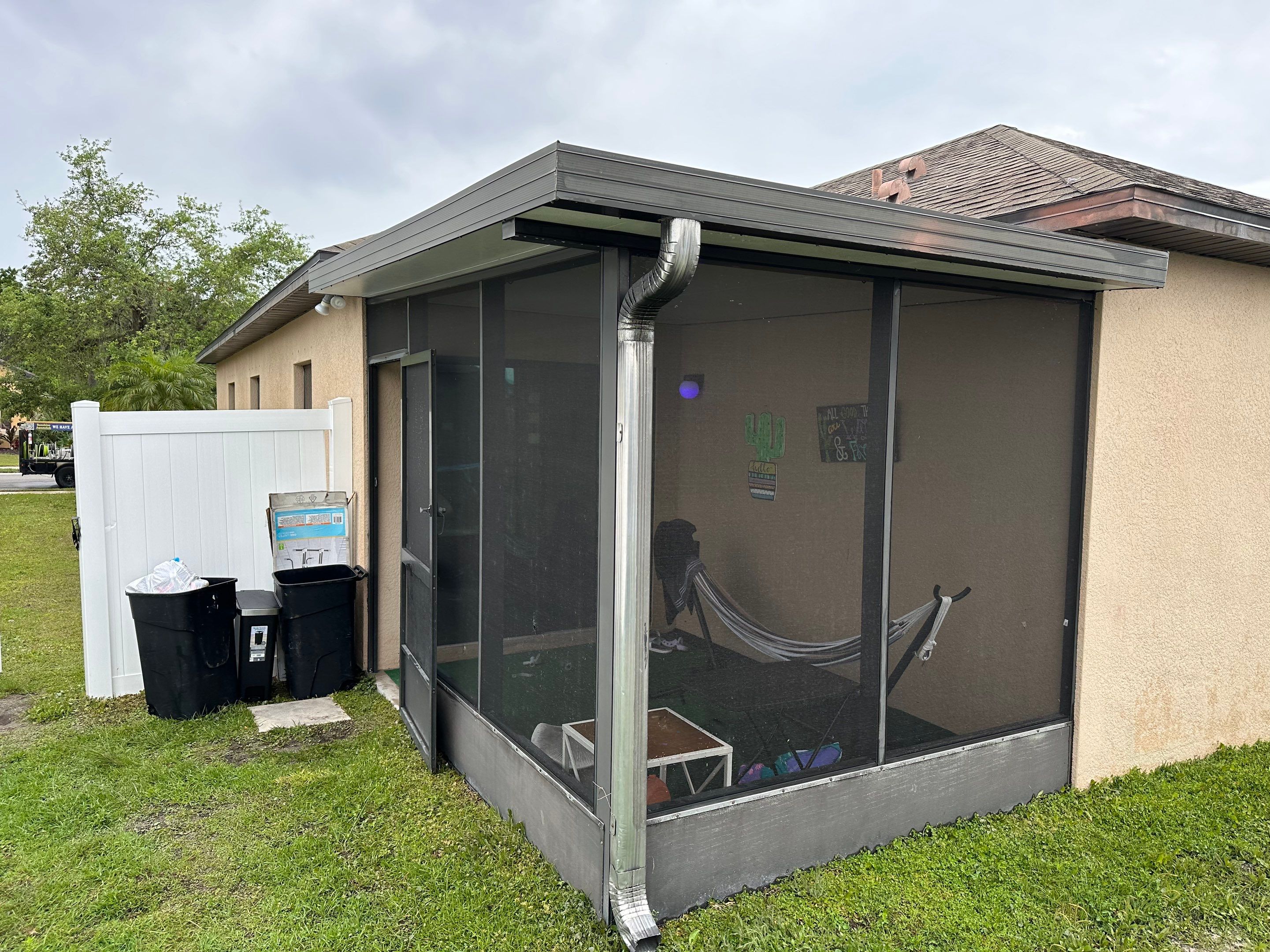 House Wash & Driveway Cleaning in Palmetto Estates Community, Palmetto, FL by Sunshine AquaWash