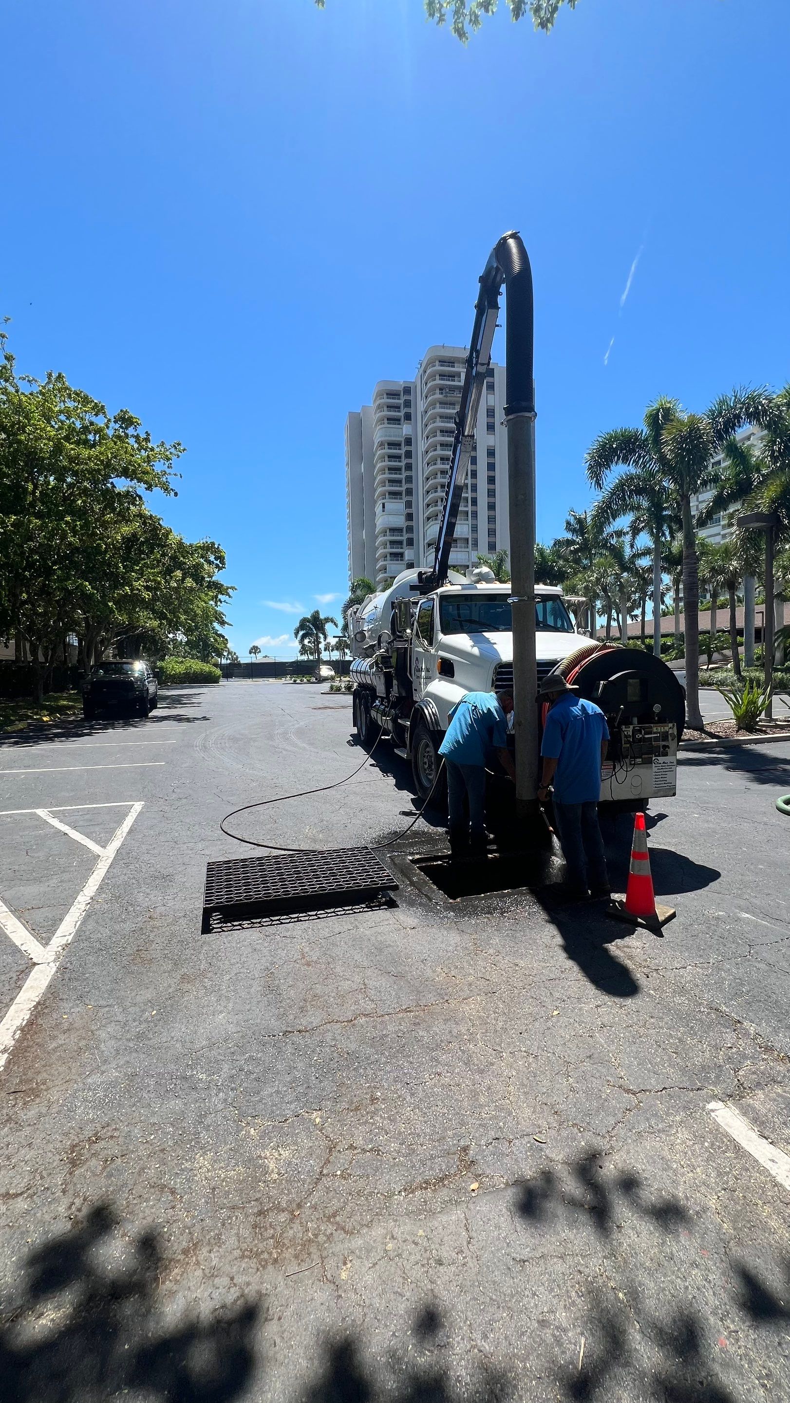 Marco Island Condo Stormwater System Maintenance and Standing Water Removal by APS Power & Water