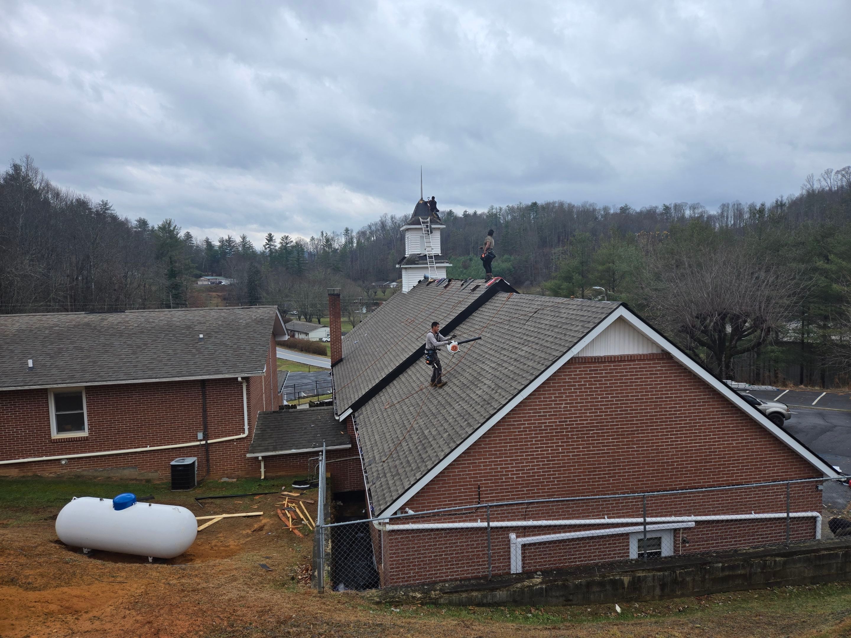 McKinney Cove Church by Omnia Roofing