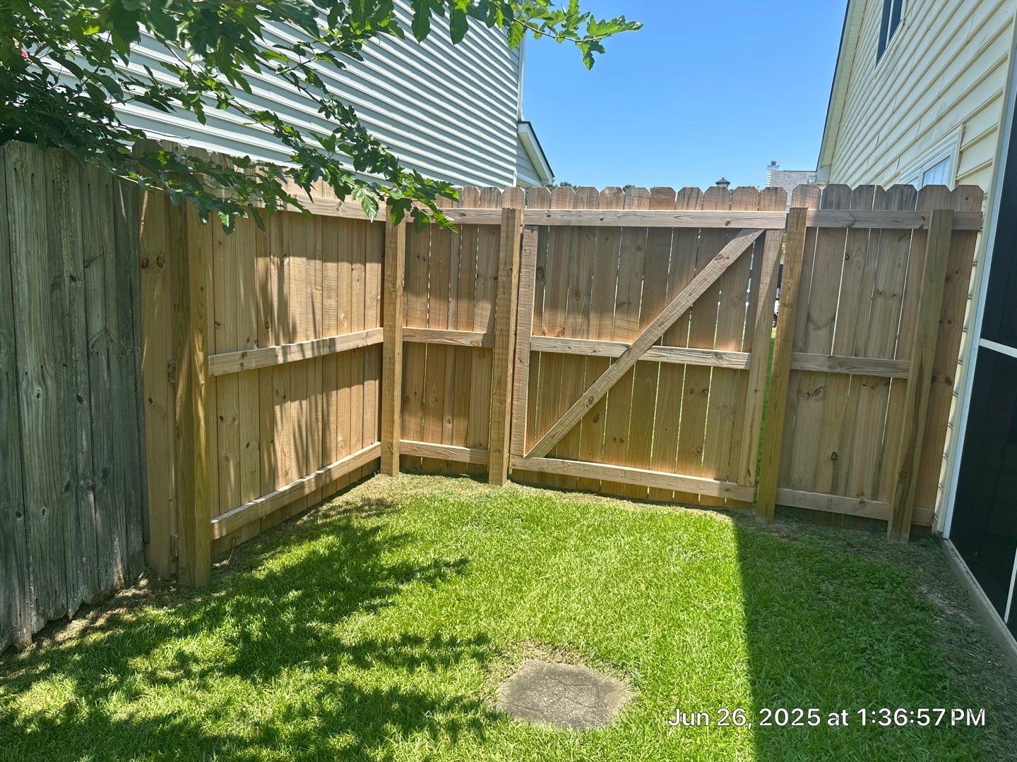Wood Fence using Wood Sealant by DuraSeal