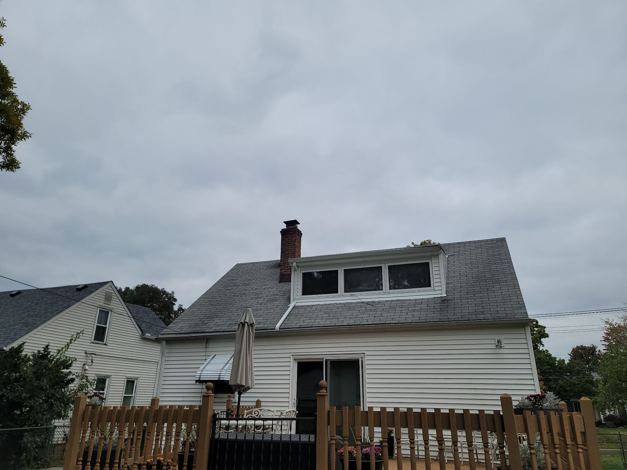ATLAS PINNACLE COLOR: BLACK SHADOW DRIP EDGE: WHITE by Eagle Eye Roofing