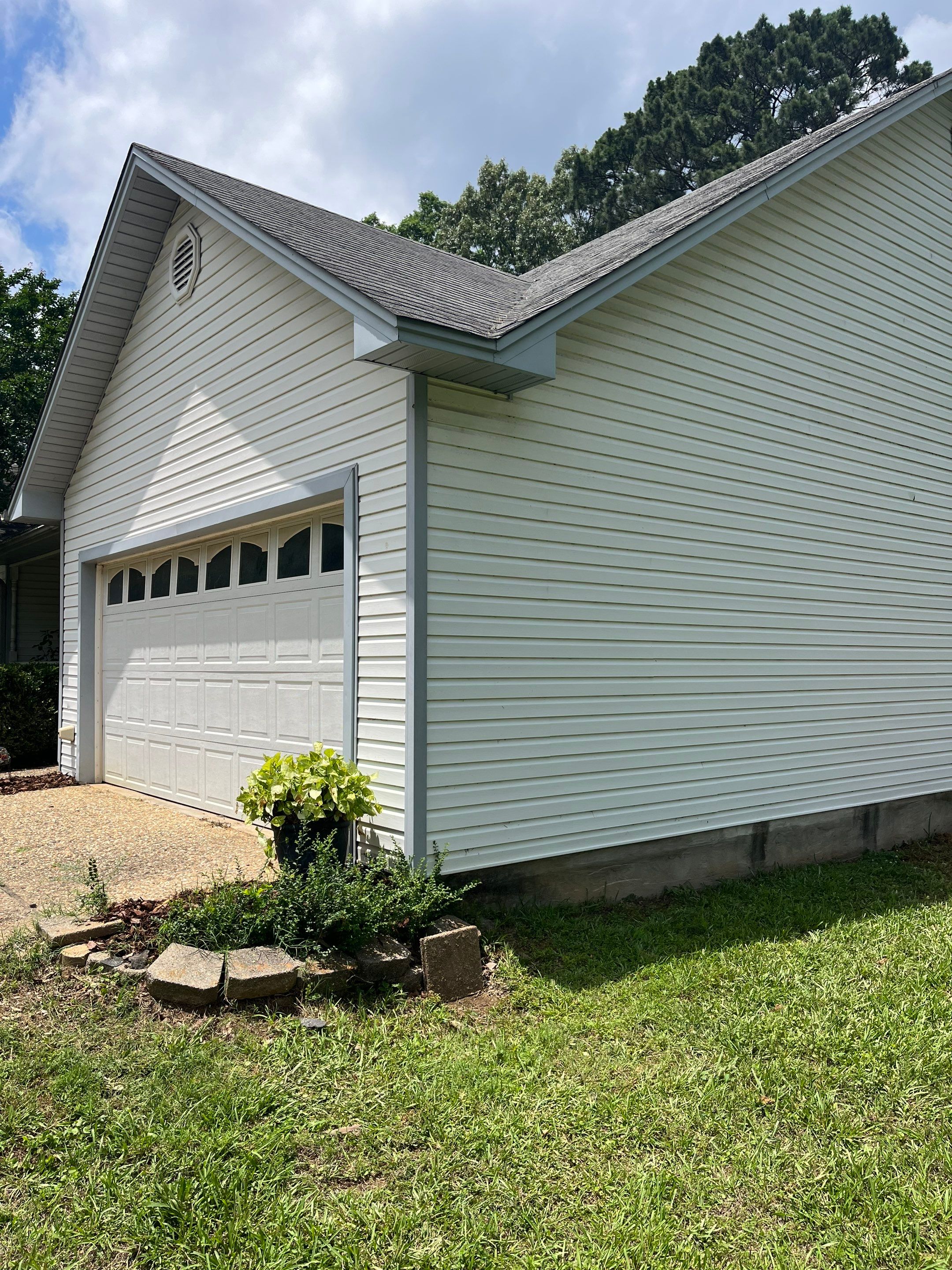 Benton Roof Replacement Featuring GAF Timberline HDZ Shingles by Temple Roofing and Exteriors