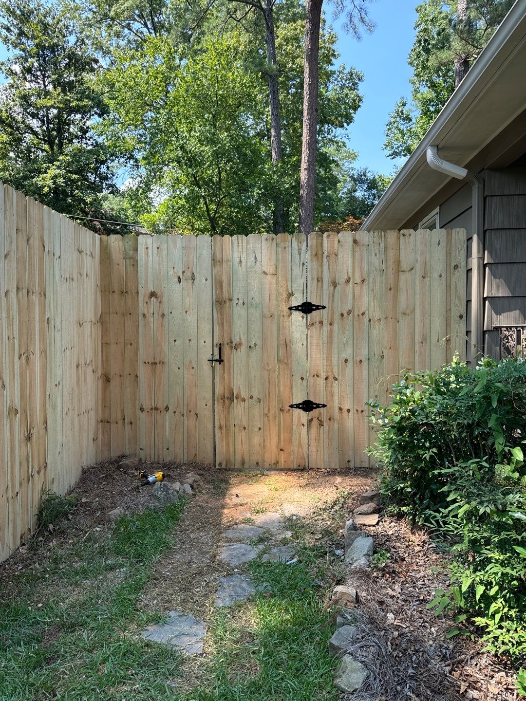Bald Ridge - Traditional Fence by Pillar and Pine